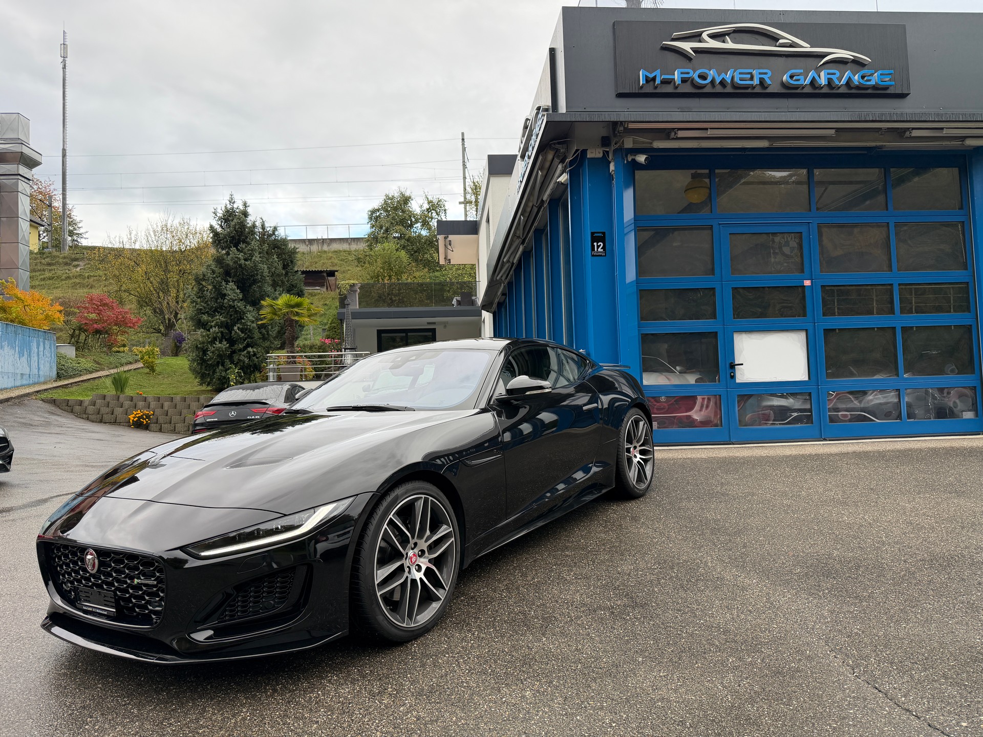 JAGUAR F-Type Coupé 2.0 I4 R-Dynamic Automatik-image-0