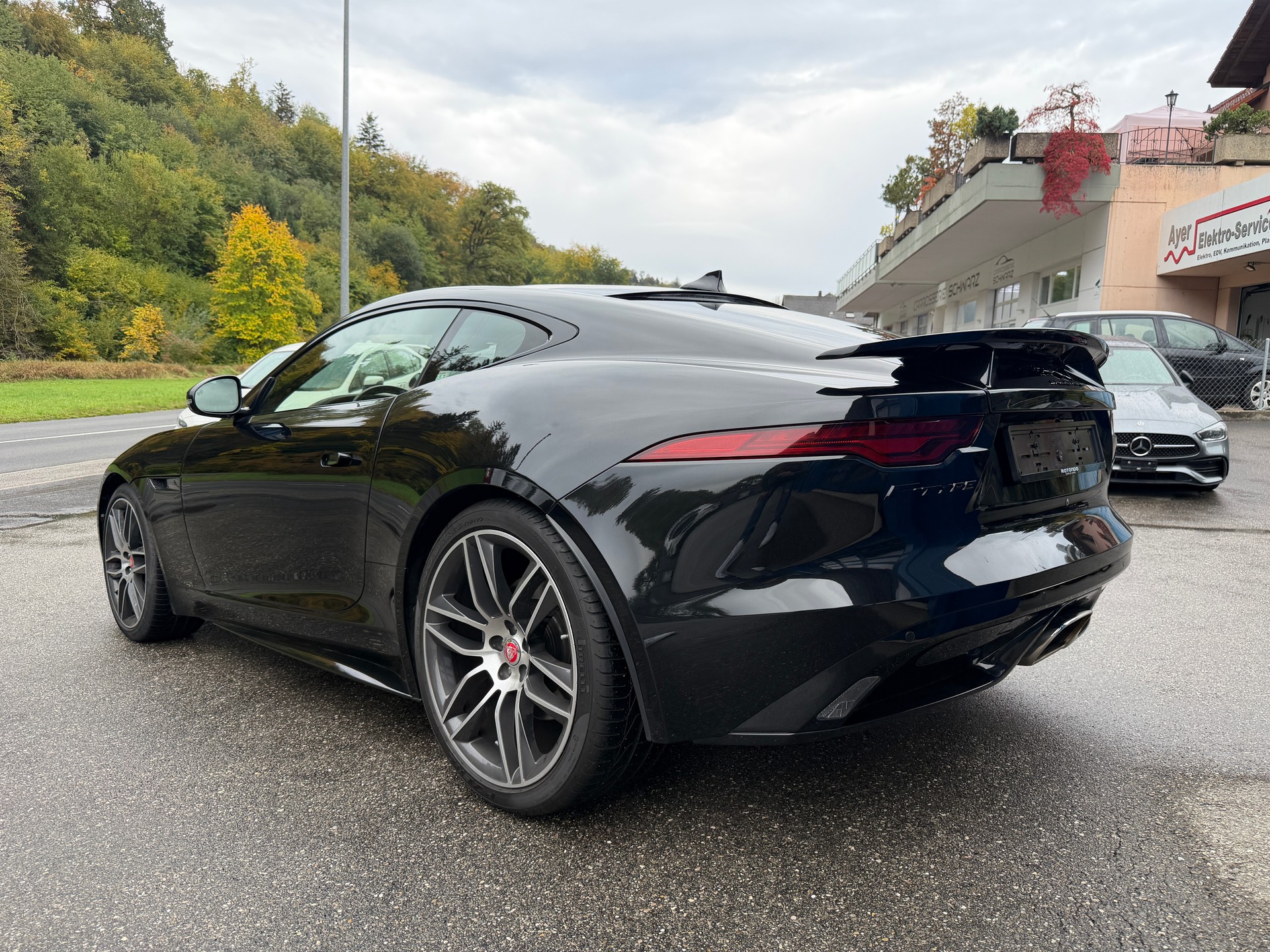 JAGUAR F-Type Coupé 2.0 I4 R-Dynamic Automatik-image-4