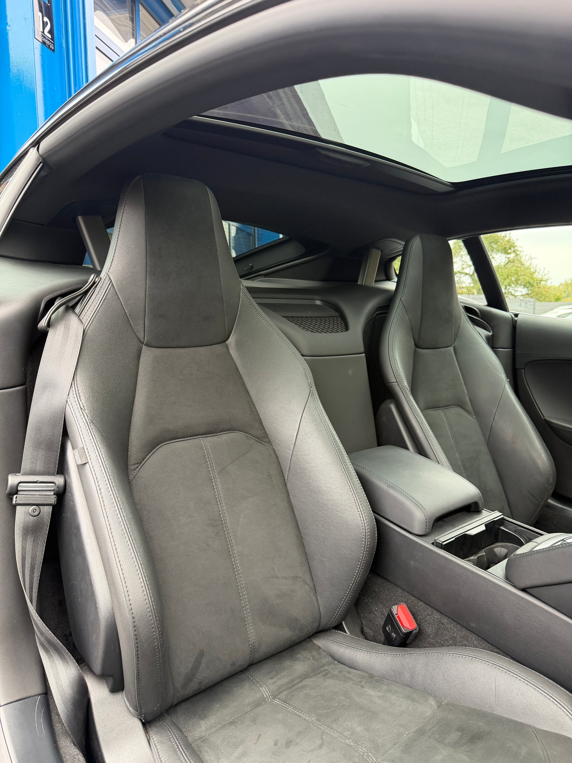 JAGUAR F-Type Coupé 2.0 I4 R-Dynamic Automatik-image-10