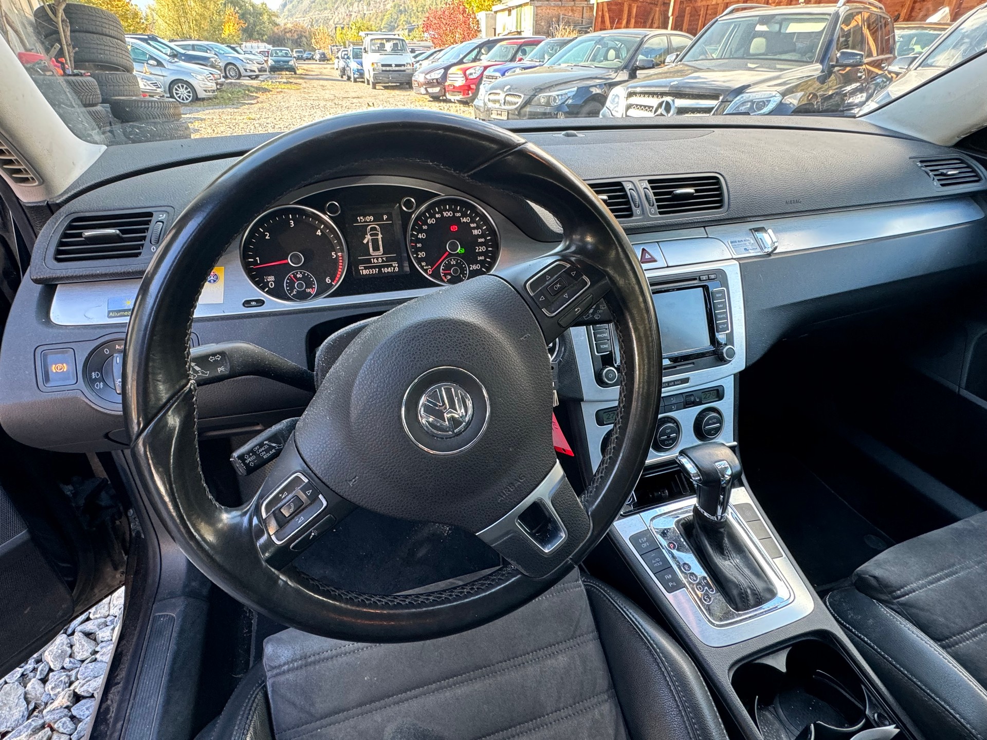 VW Passat Variant 2.0 TDI Premium DSG-image-13