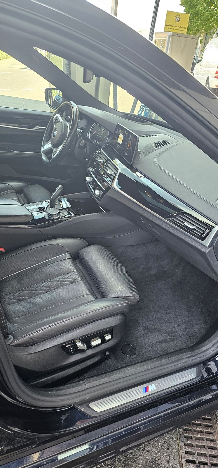 BMW 630d GT xDrive Sport Line Steptronic-image-11