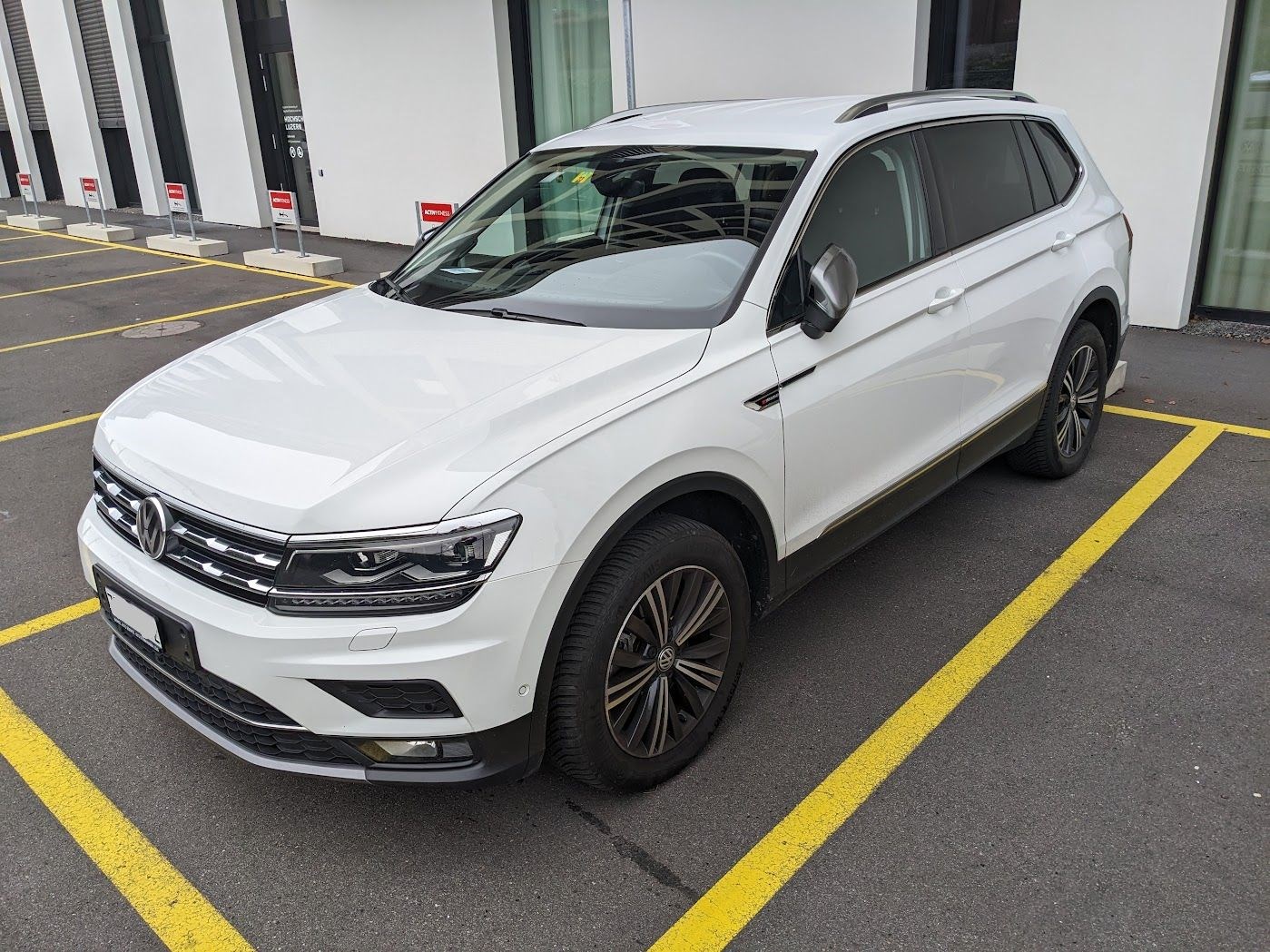 VW Tiguan Allspace 2.0 TDI SCR Highline 4MotionDSG-image-2