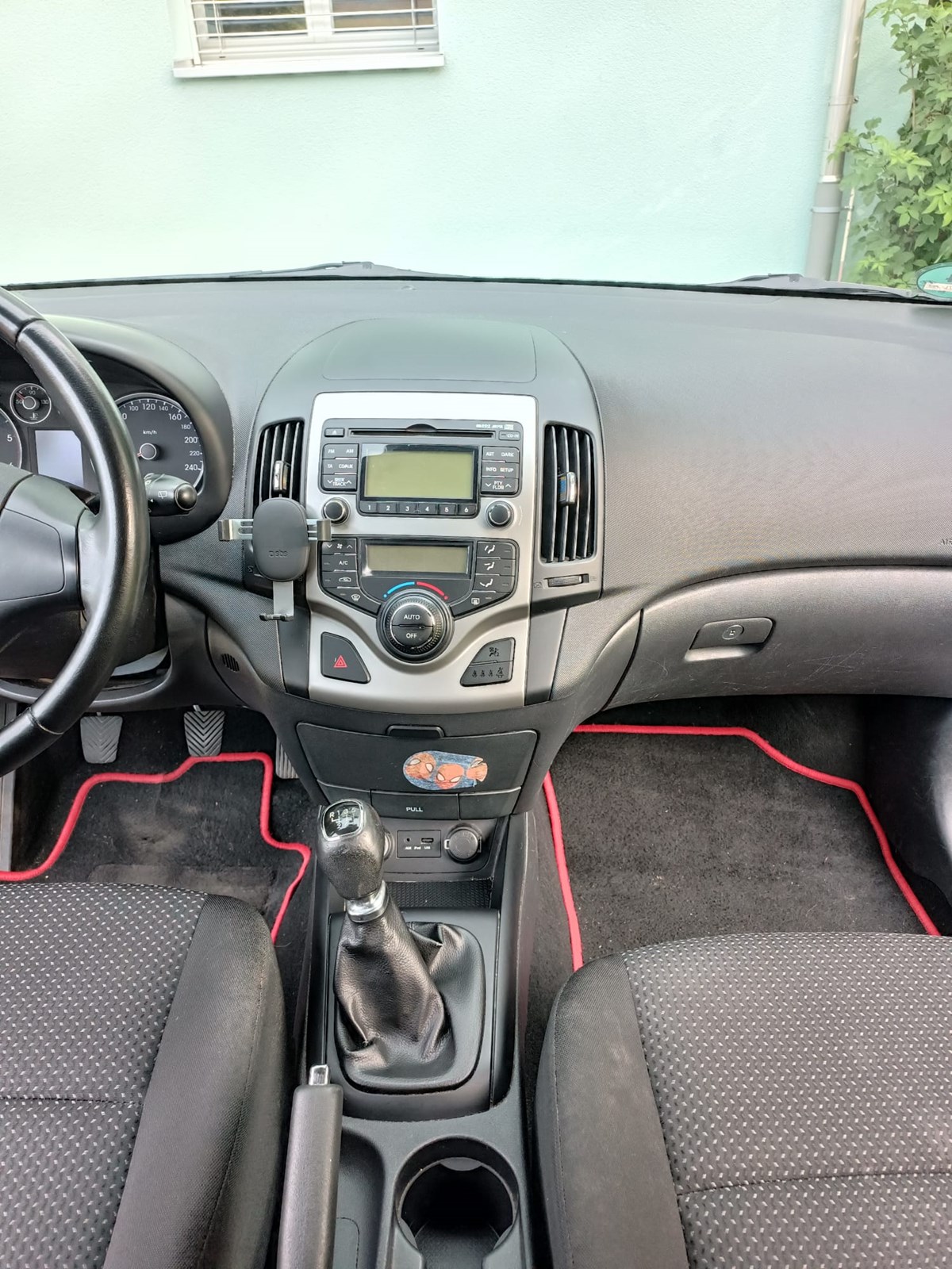 HYUNDAI i30 Wagon 1.6 CRDi Style-image-3
