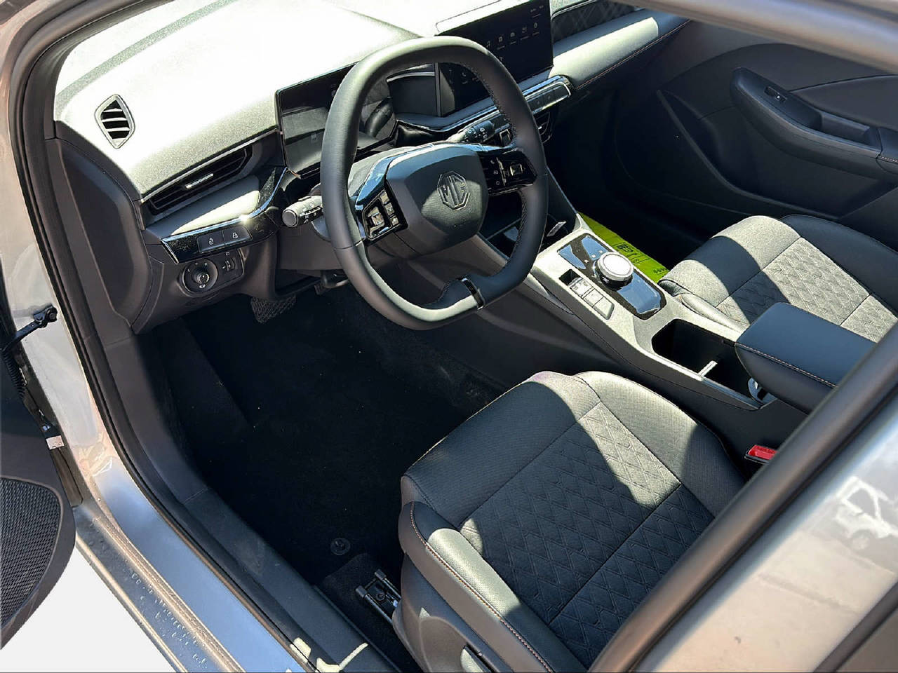 MG 3 1.5 Hybrid Comfort-image-10