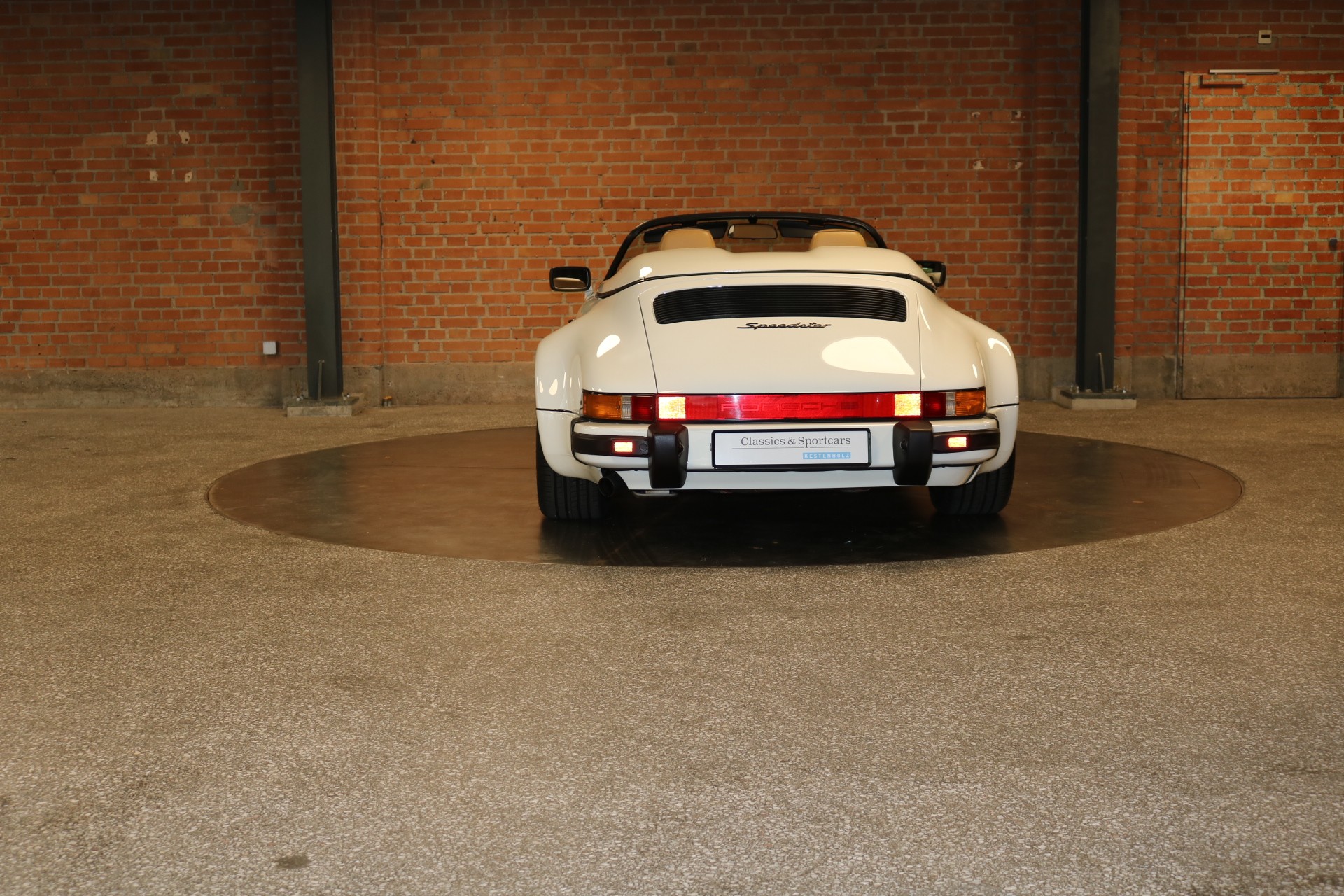 PORSCHE 911 Speedster-image-2