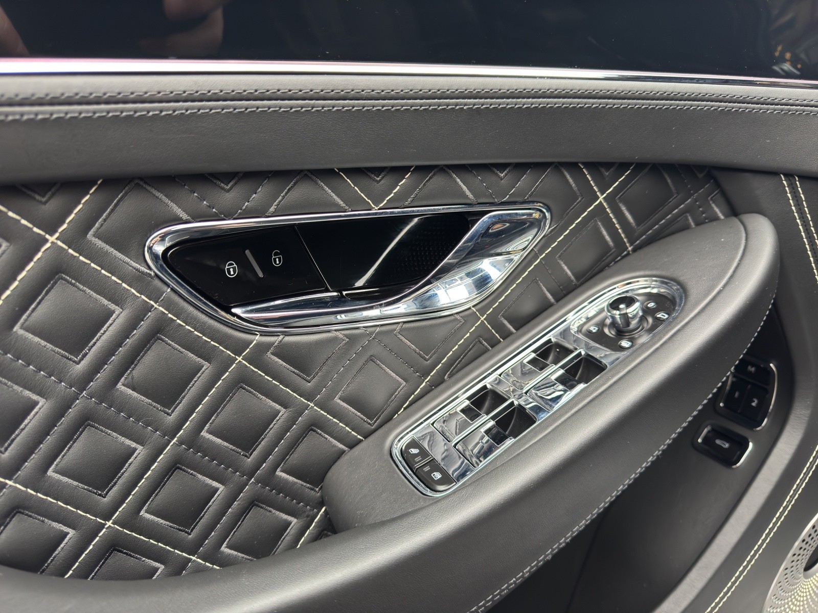 BENTLEY Continental GT 6.0 W12 First Edition-image-9