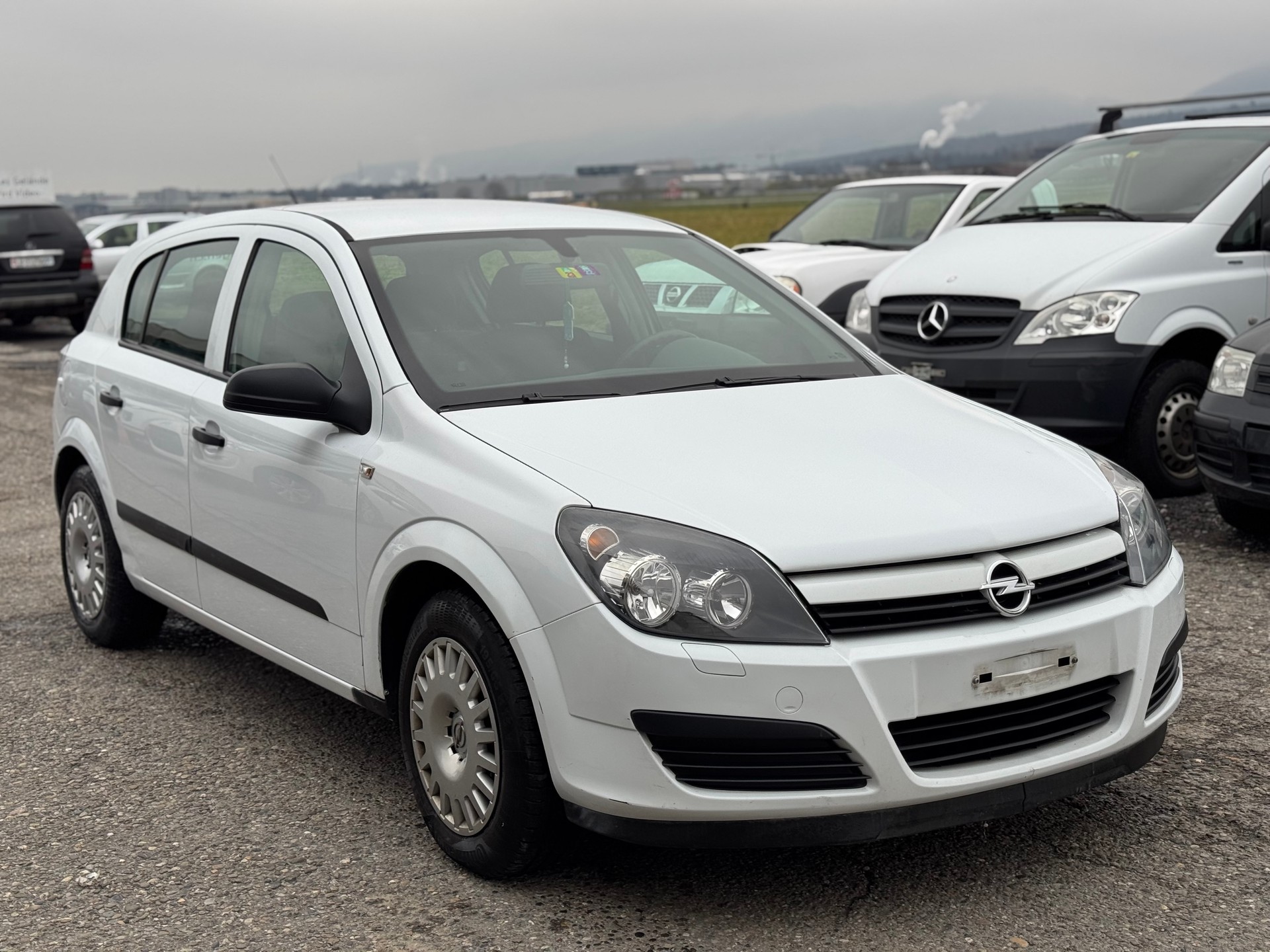 OPEL Astra 1.8i 16V Essentia-image-0