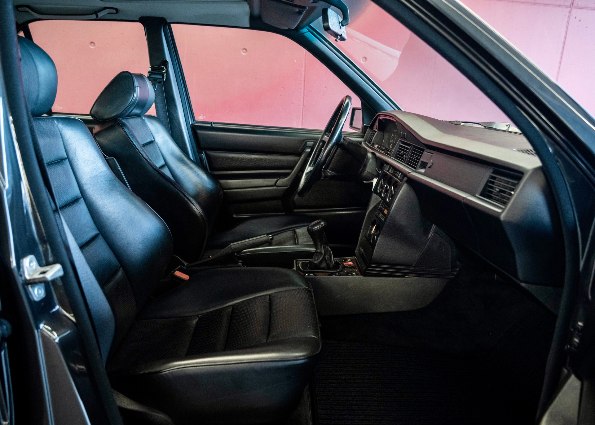 MERCEDES-BENZ 190 E 2.3-16 (Leasing 0.80%, Swiss car, 2nd hand, 1st paint)-image-22