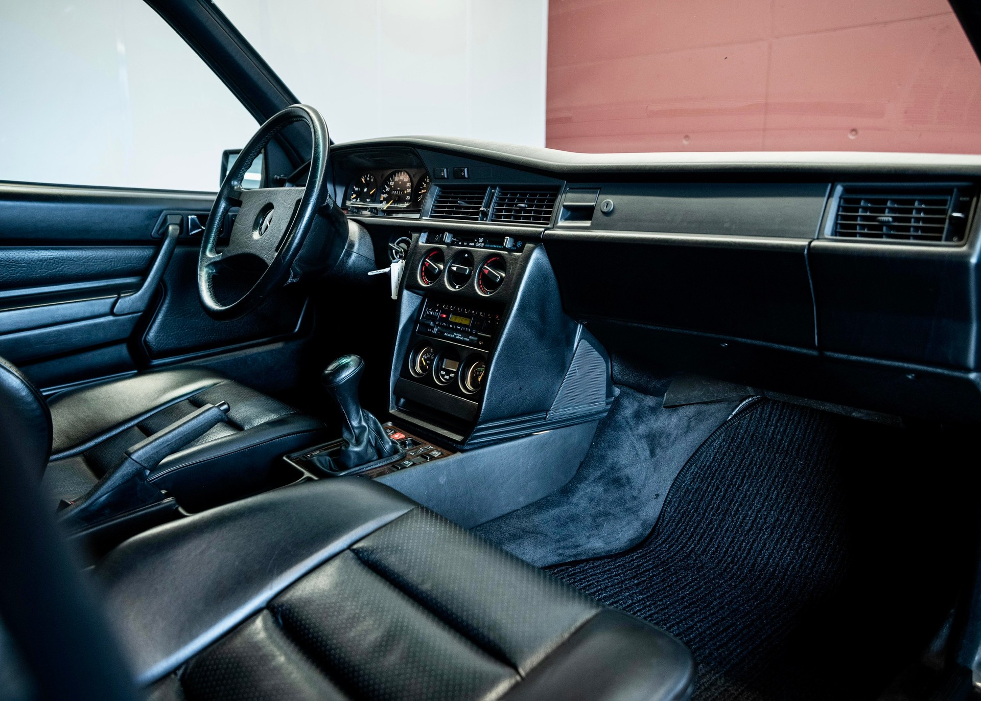MERCEDES-BENZ 190 E 2.3-16 (Leasing 0.80%, Swiss car, 2nd hand, 1st paint)-image-18