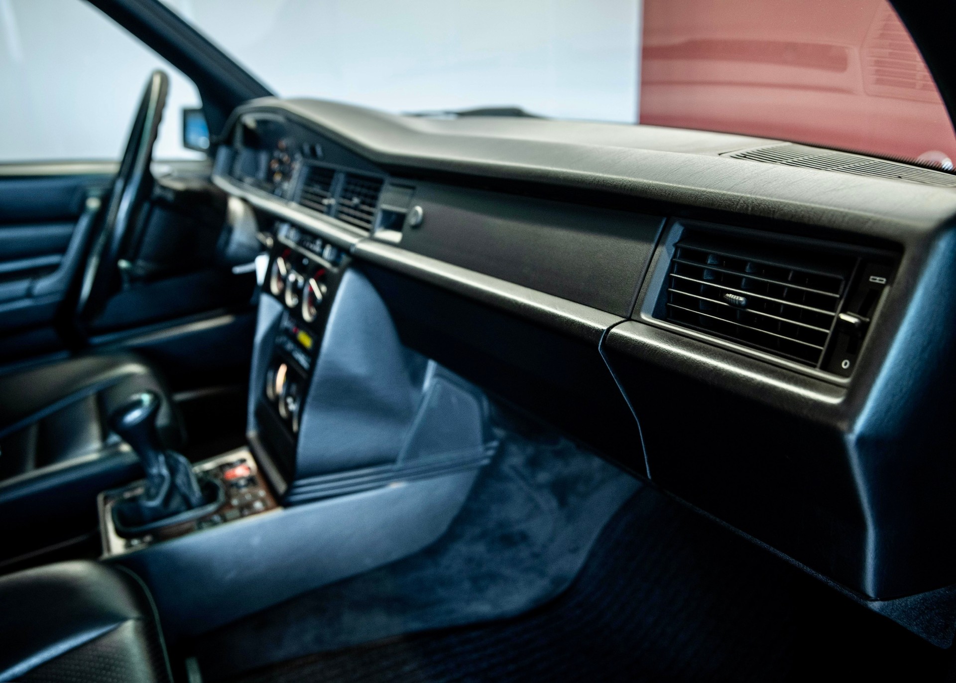 MERCEDES-BENZ 190 E 2.3-16 (Leasing 0.80%, Swiss car, 2nd hand, 1st paint)-image-29