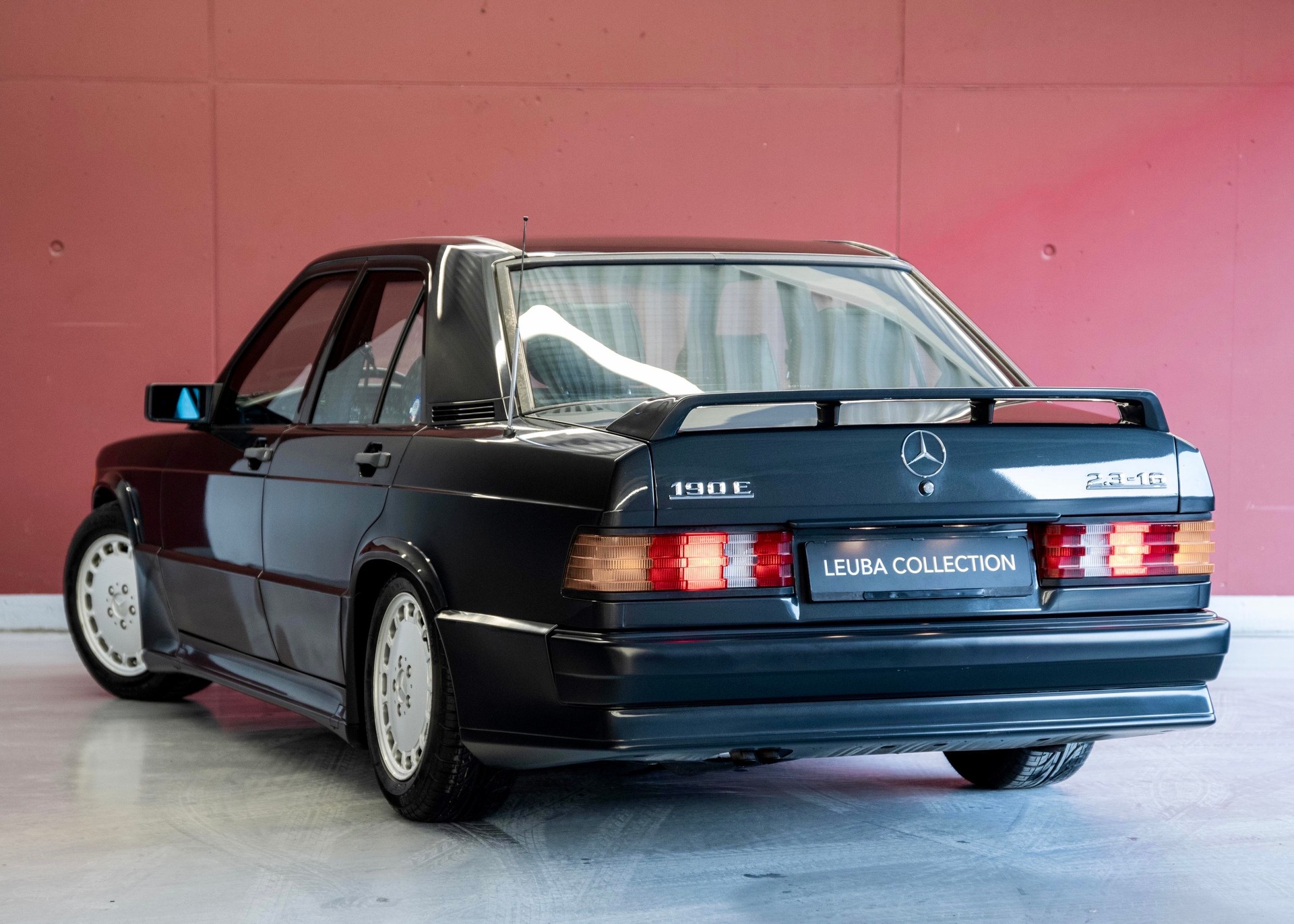 MERCEDES-BENZ 190 E 2.3-16 (Leasing 0.80%, Swiss car, 2nd hand, 1st paint)-showroom-element-1