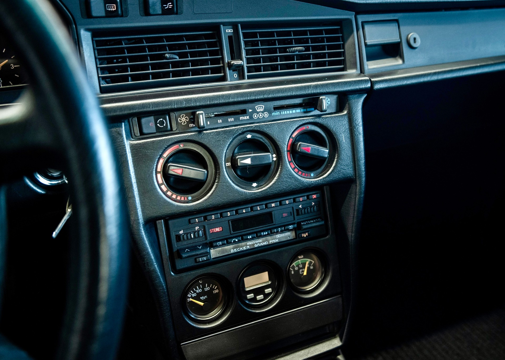 MERCEDES-BENZ 190 E 2.3-16 (Leasing 0.80%, Swiss car, 2nd hand, 1st paint)-image-28