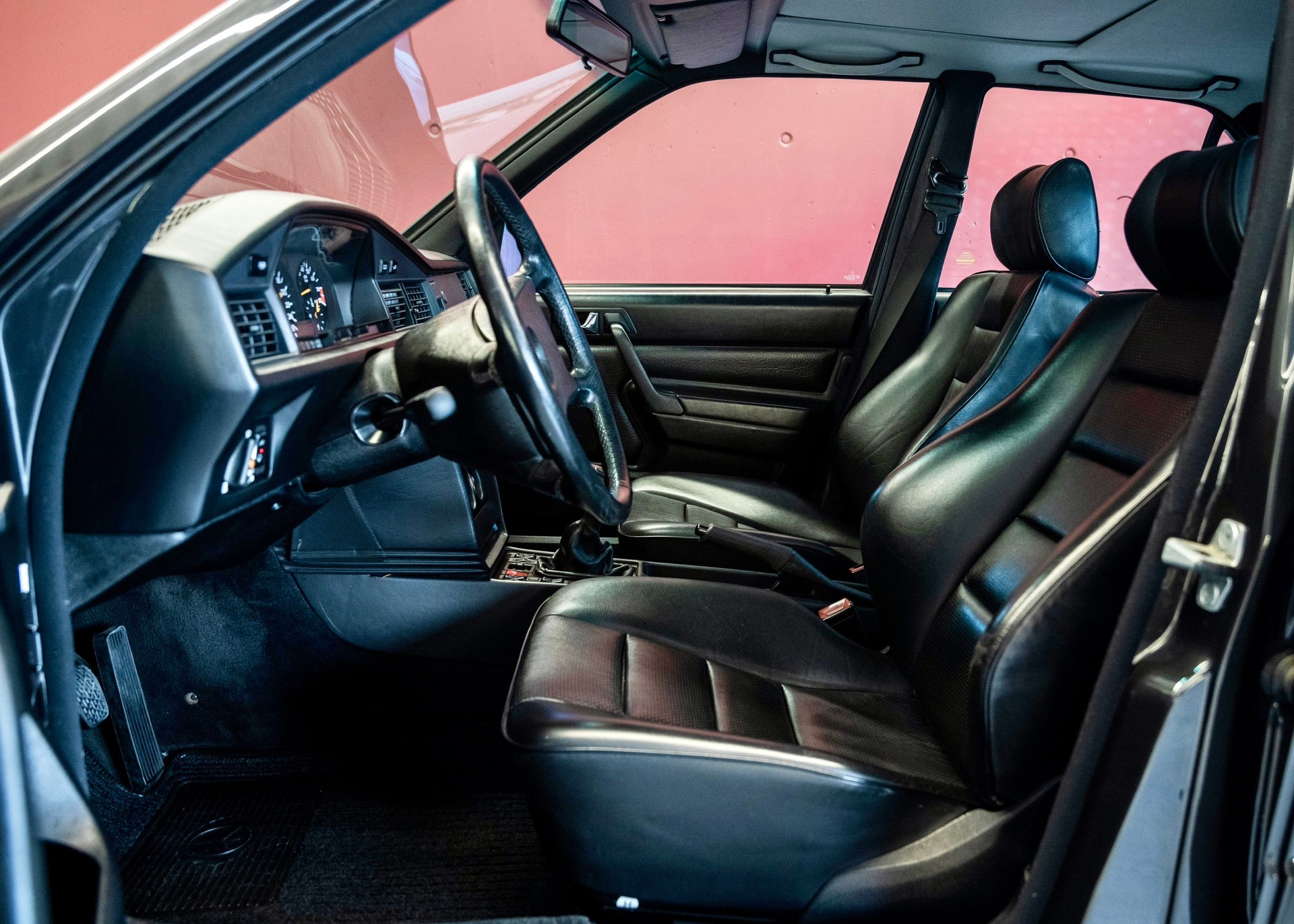 MERCEDES-BENZ 190 E 2.3-16 (Leasing 0.80%, Swiss car, 2nd hand, 1st paint)-image-19