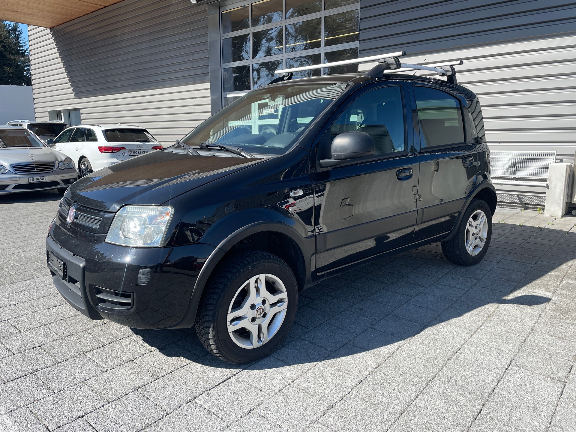 FIAT Panda 1.3 16V JTD Cross 4x4-image-1