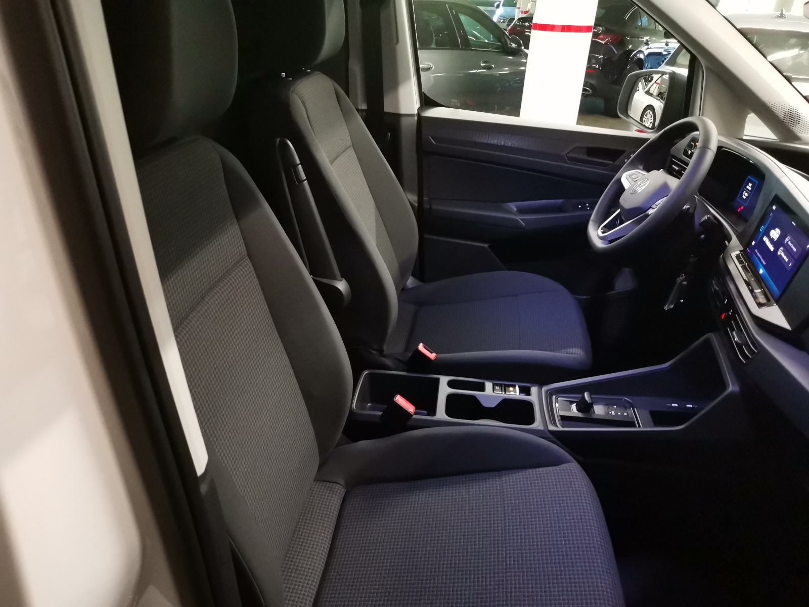 VW Caddy Kaw. 1.5 TSI 116 Entry DSG-image-9