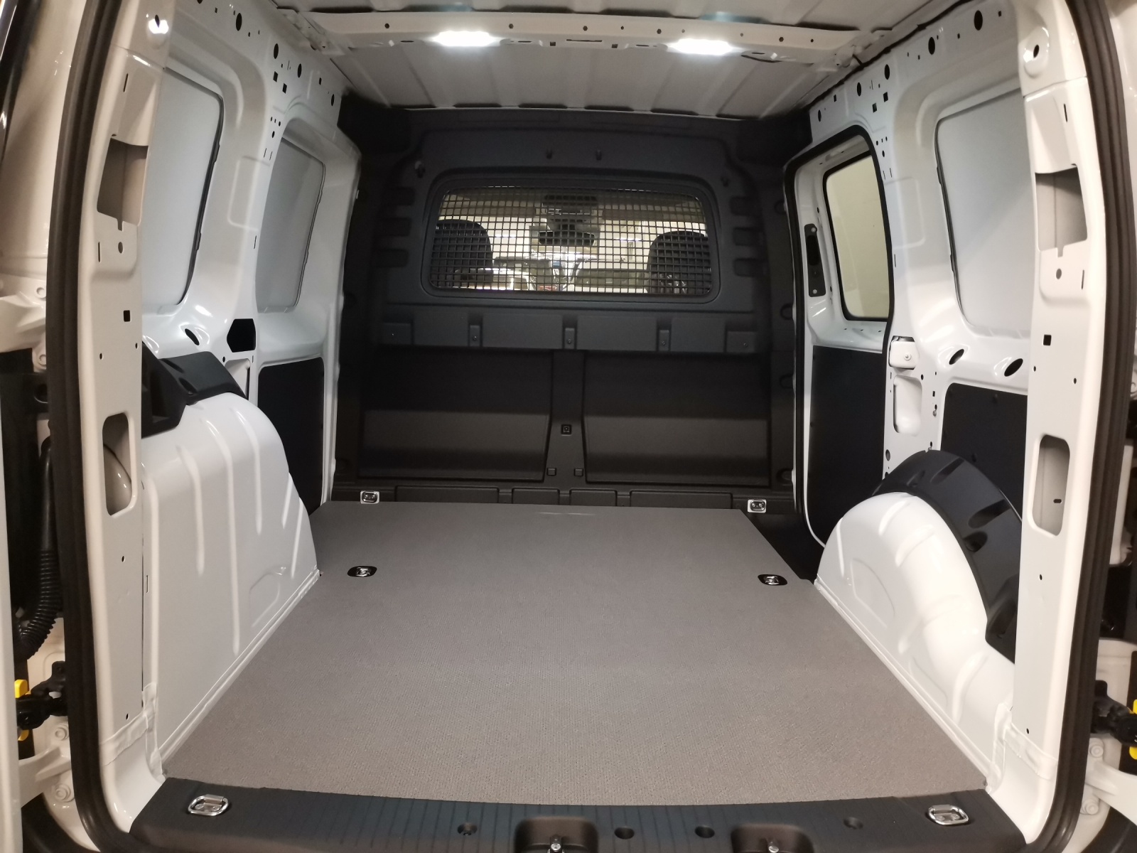 VW Caddy Kaw. 1.5 TSI 116 Entry DSG-image-10