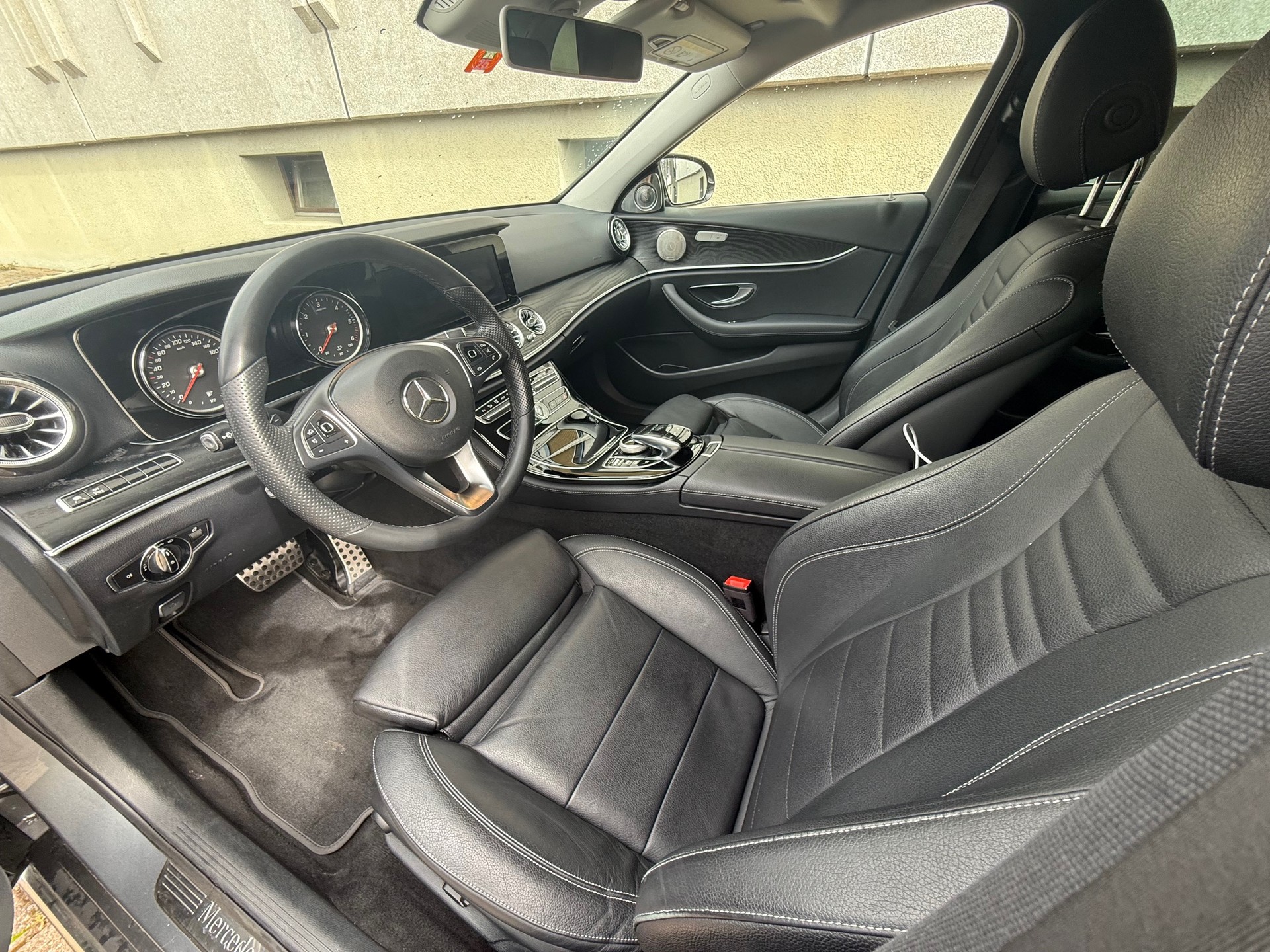 MERCEDES-BENZ E 220 d All-Terrain Avantgarde 4Matic 9G-Tronic-image-5