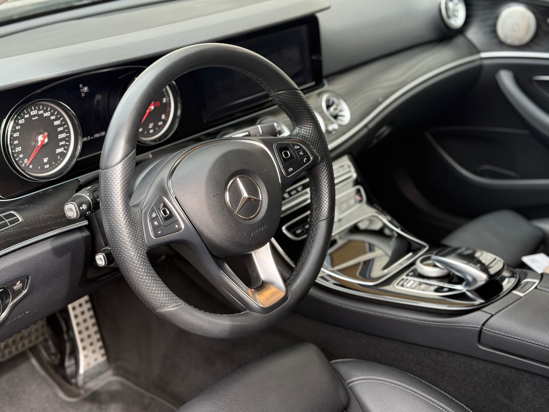 MERCEDES-BENZ E 220 d All-Terrain Avantgarde 4Matic 9G-Tronic-image-4