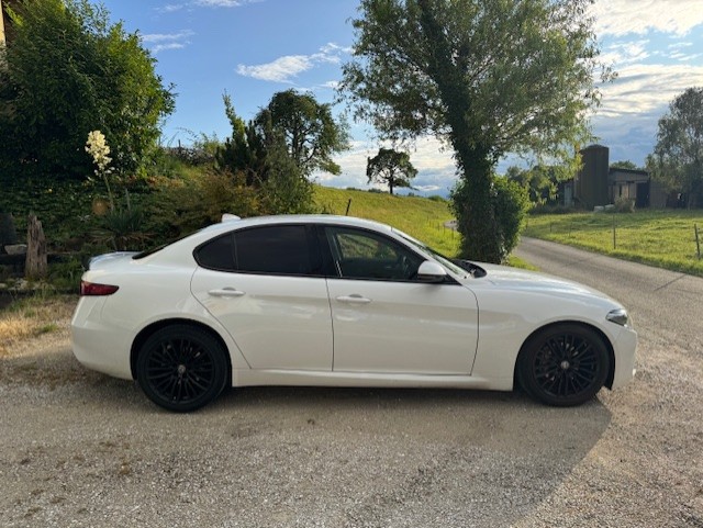 ALFA ROMEO Giulia 2.2 JTDM Super Automatic-image-0
