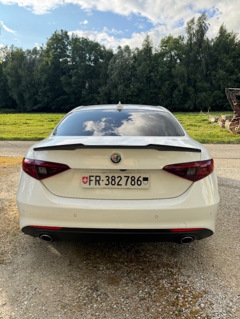 ALFA ROMEO Giulia 2.2 JTDM Super Automatic-image-1