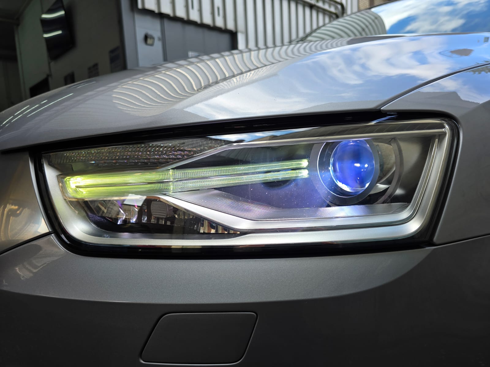 AUDI Q3 2.0 TFSI sport quattro S-tronic-image-21