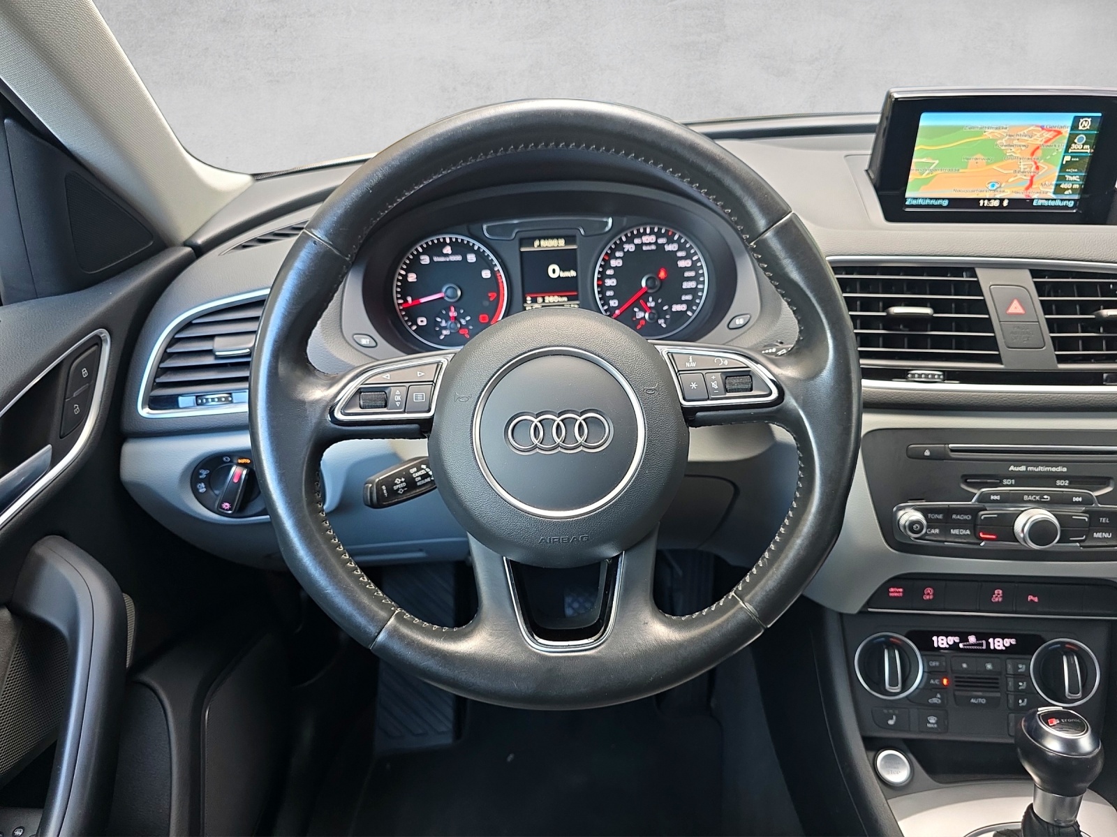 AUDI Q3 2.0 TFSI sport quattro S-tronic-image-5