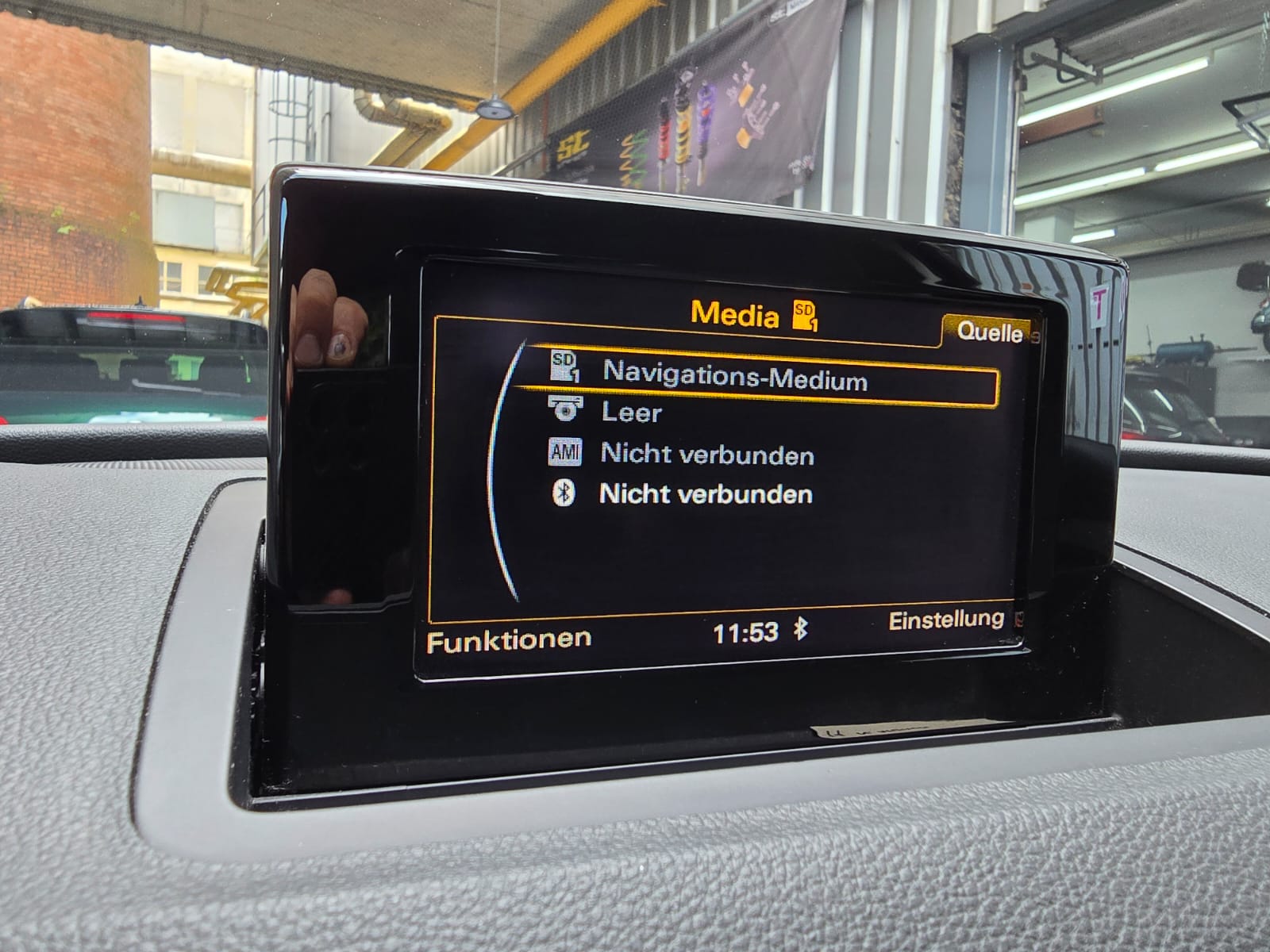 AUDI Q3 2.0 TFSI sport quattro S-tronic-image-18
