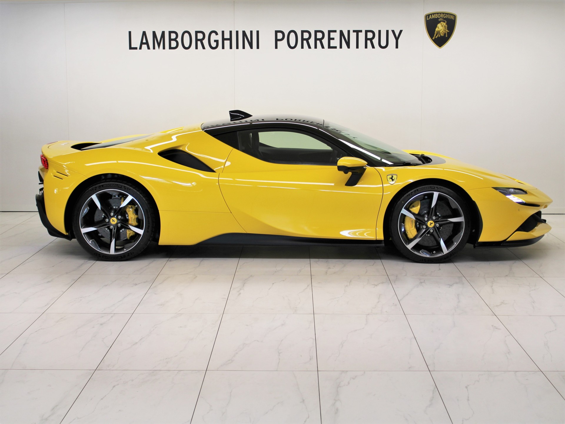 FERRARI SF90 Stradale-image-1