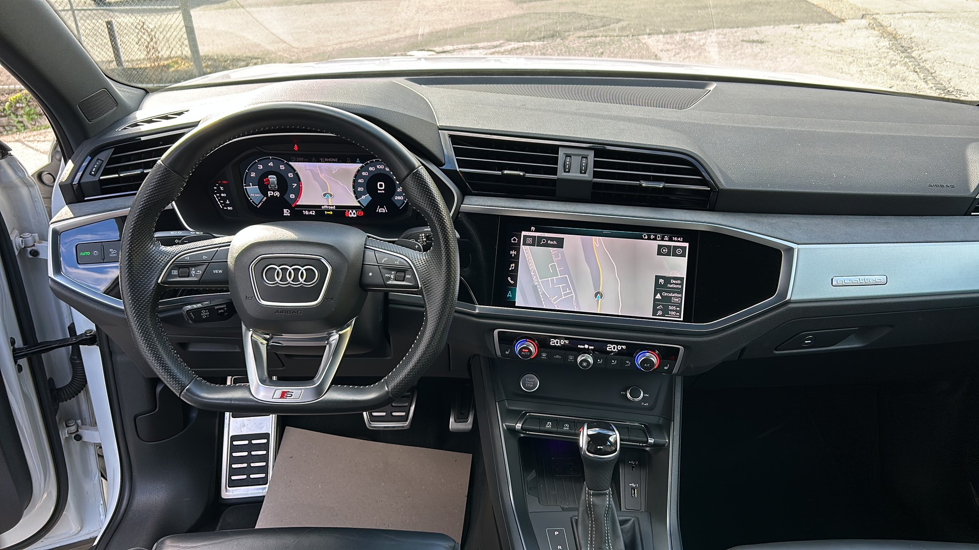 AUDI Q3 40 TFSI S line quattro S-tronic-image-7