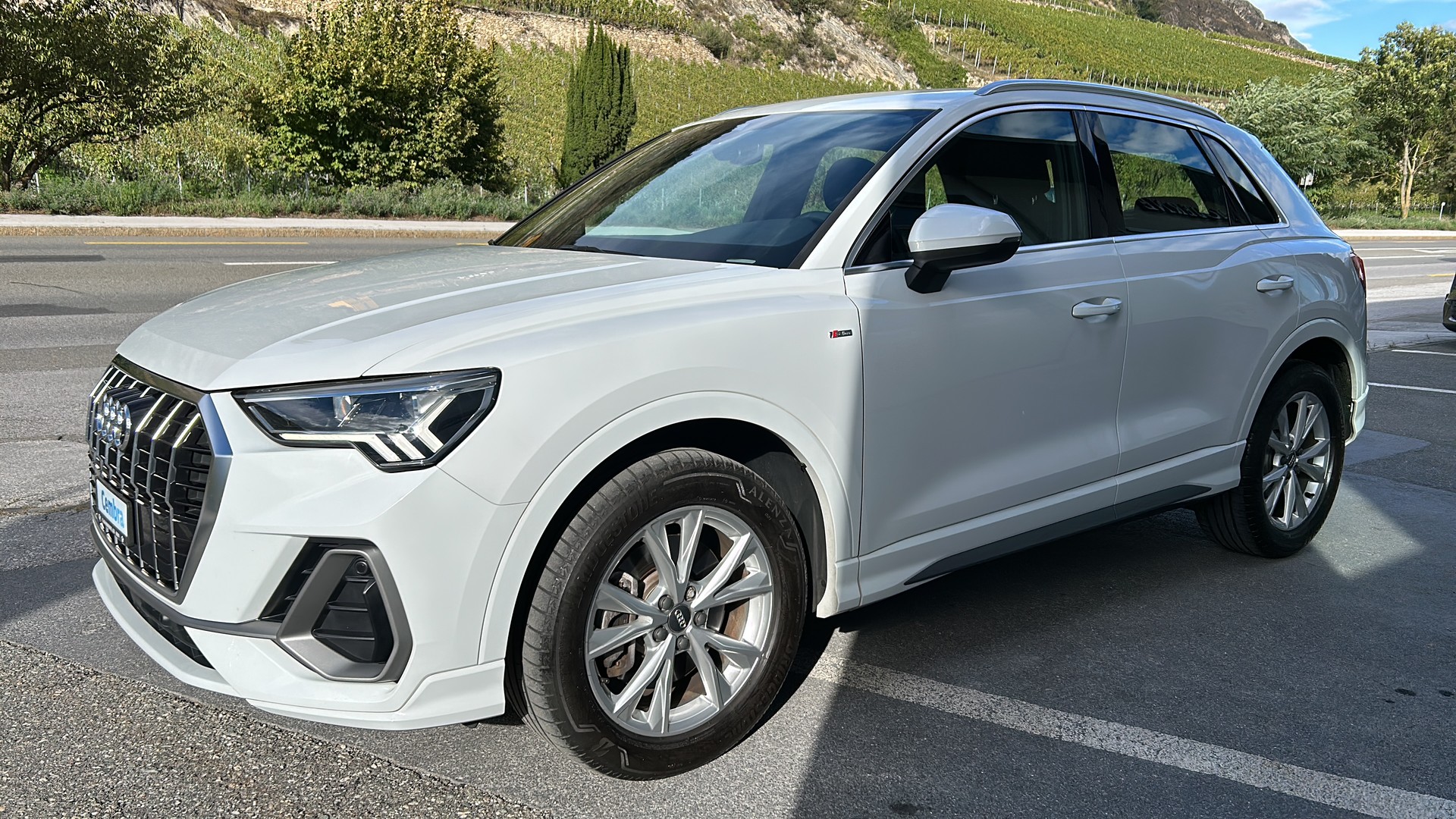 AUDI Q3 40 TFSI S line quattro S-tronic-image-1