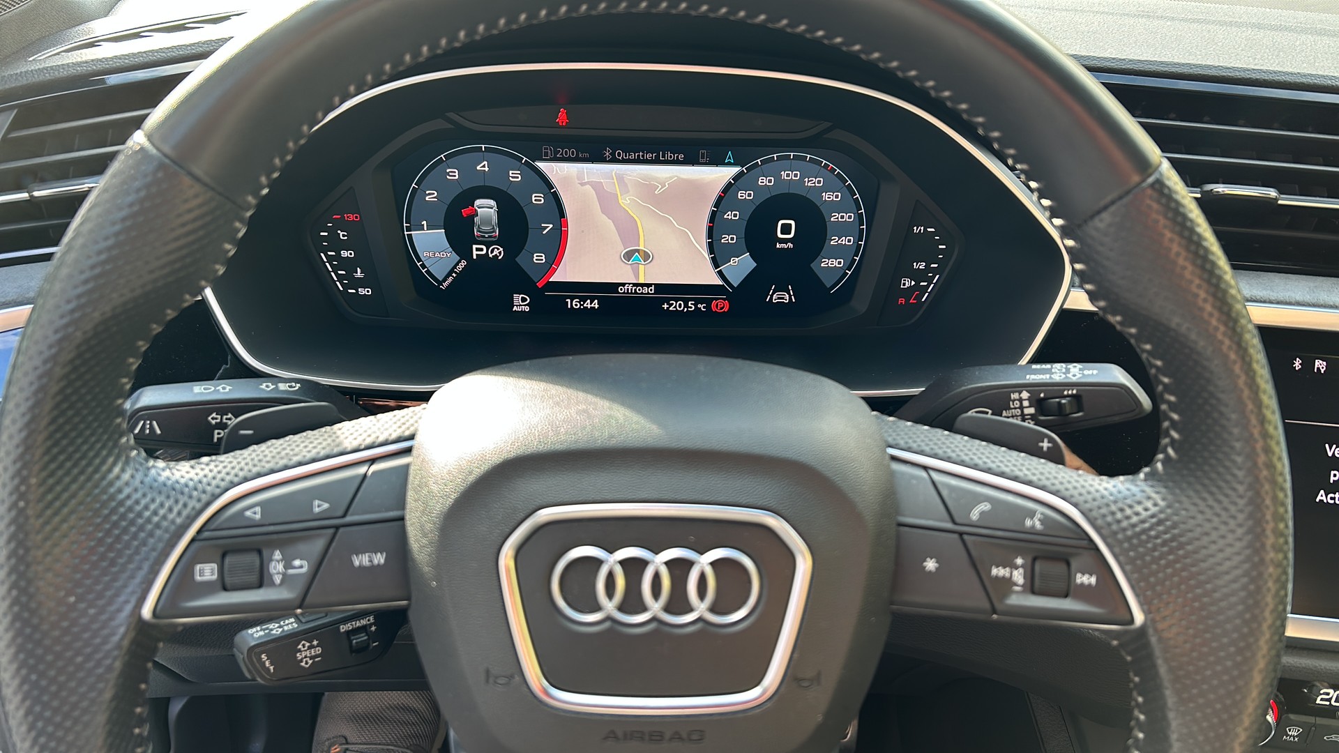 AUDI Q3 40 TFSI S line quattro S-tronic-image-12