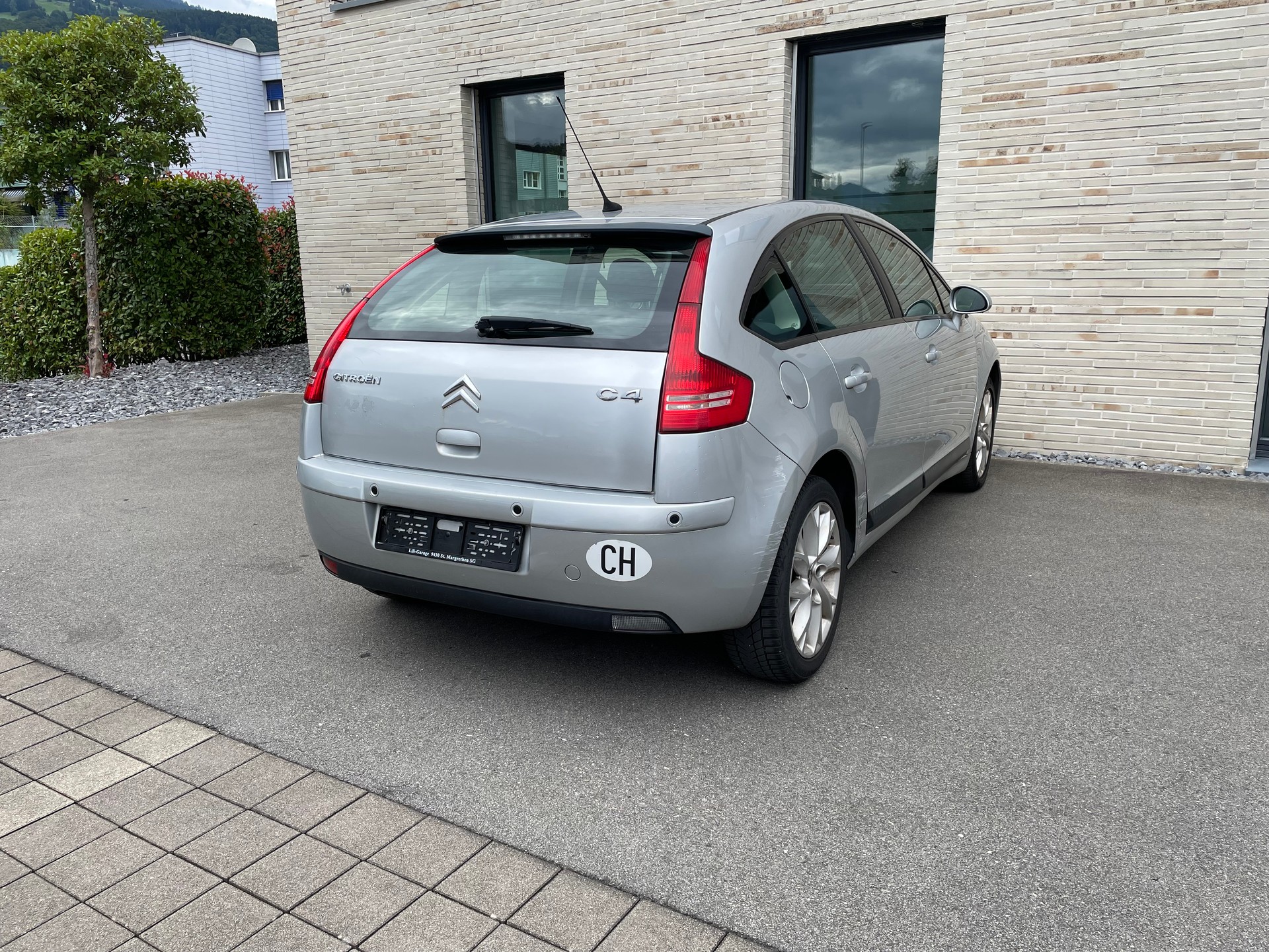 CITROEN C4 Berline 1.6 16V HDi VTR (Pack) Automatic-image-6