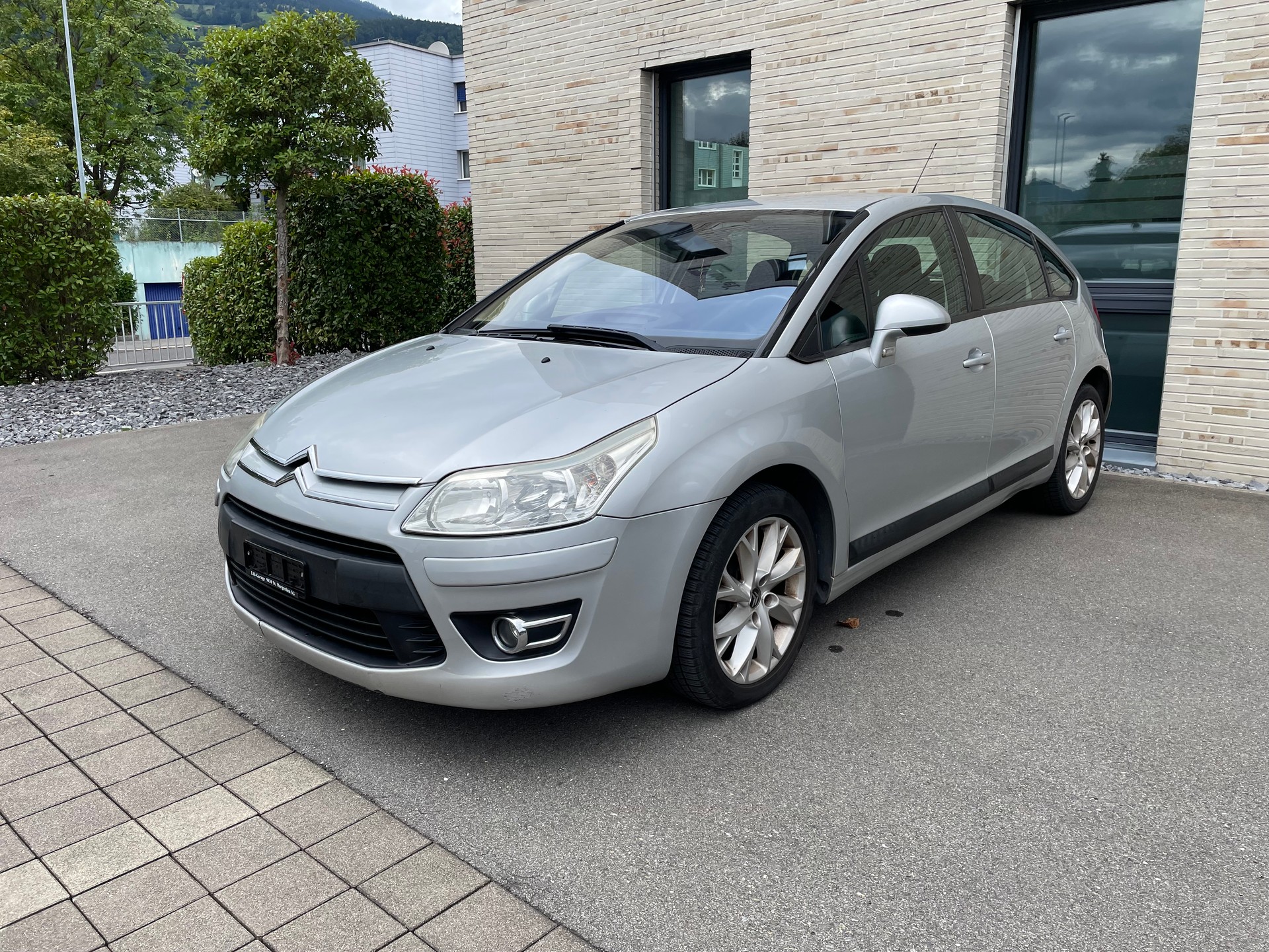 CITROEN C4 Berline 1.6 16V HDi VTR (Pack) Automatic-image-1