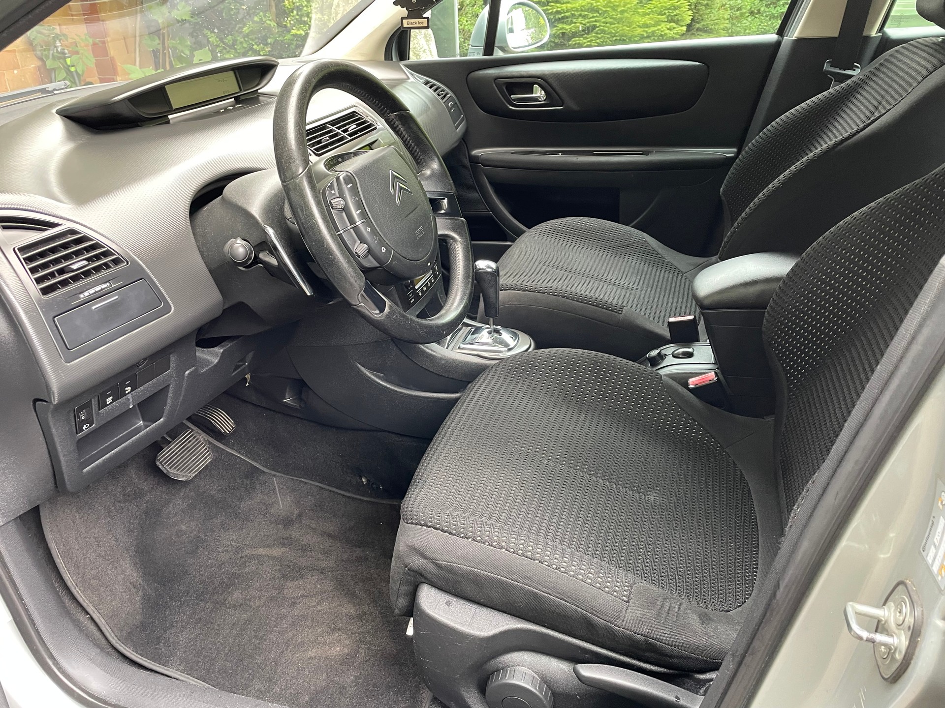CITROEN C4 Berline 1.6 16V HDi VTR (Pack) Automatic-image-11