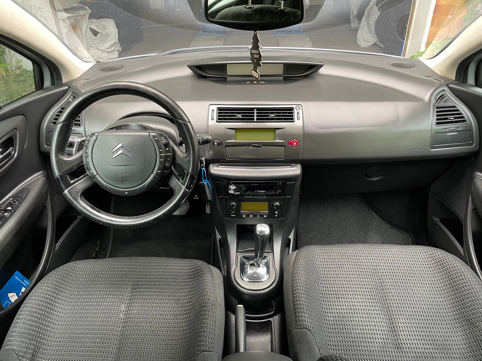 CITROEN C4 Berline 1.6 16V HDi VTR (Pack) Automatic-image-13