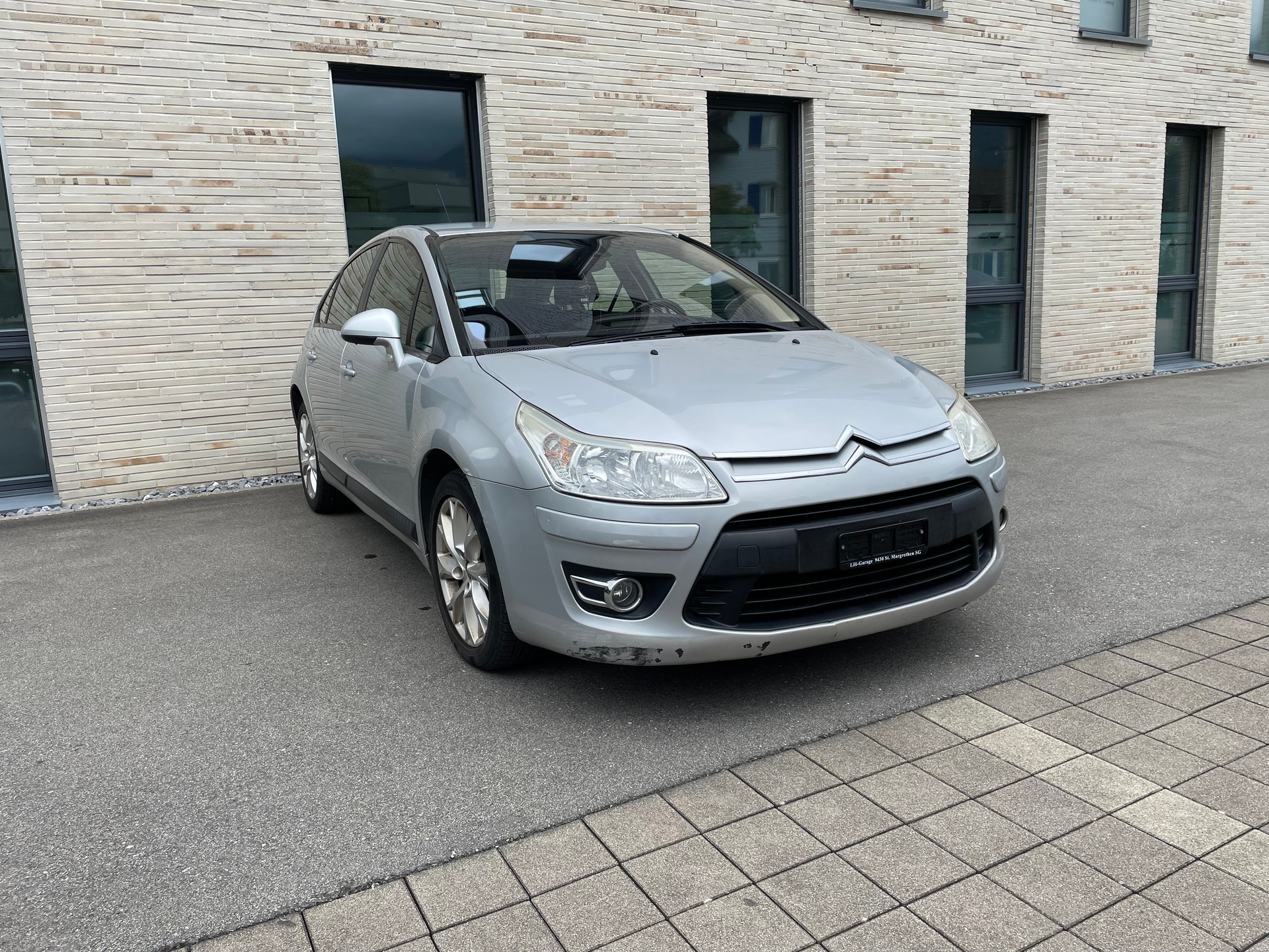 CITROEN C4 Berline 1.6 16V HDi VTR (Pack) Automatic-image-3