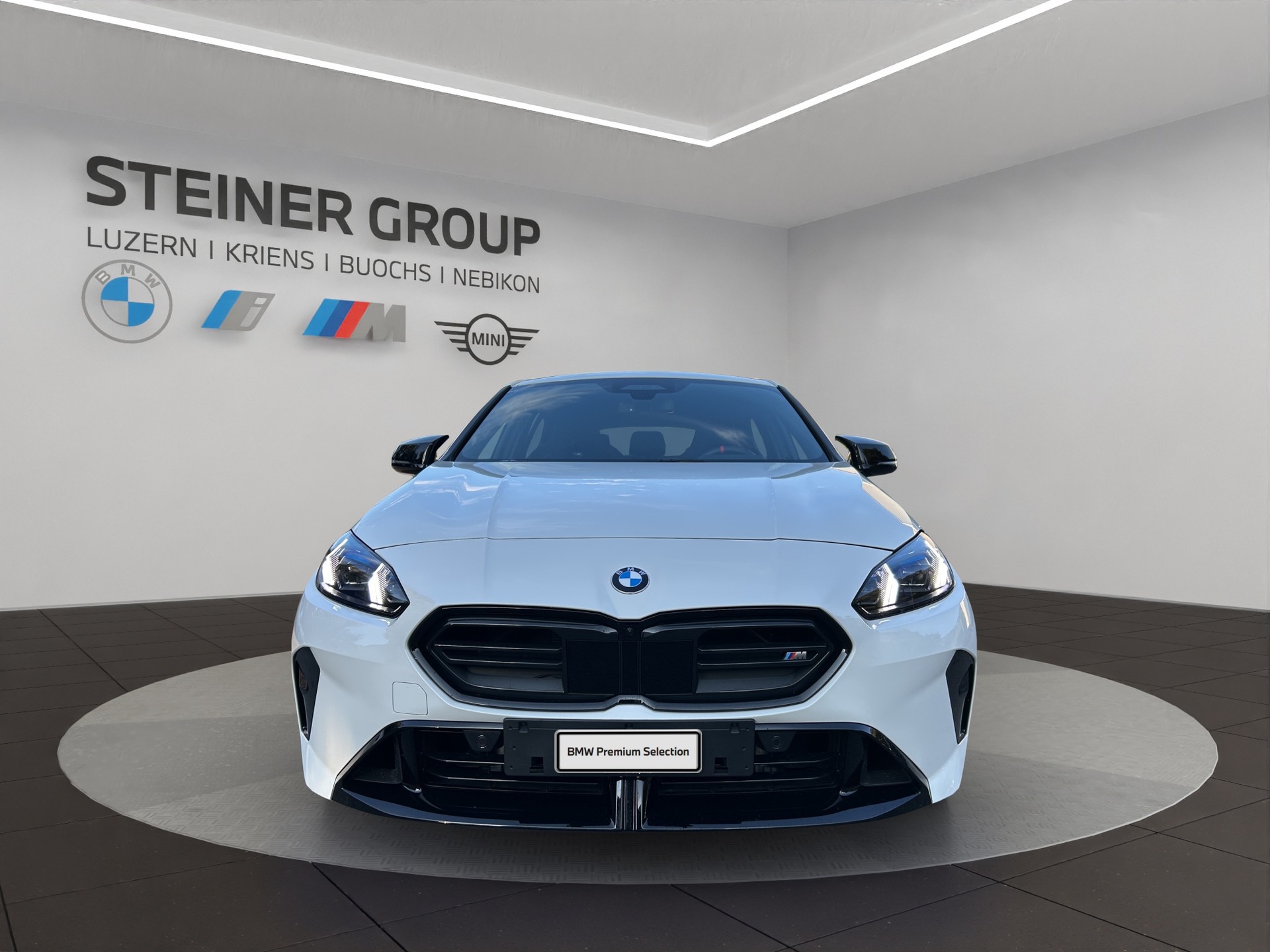 BMW M135 xDrive M Sport Pro-showroom-element-1