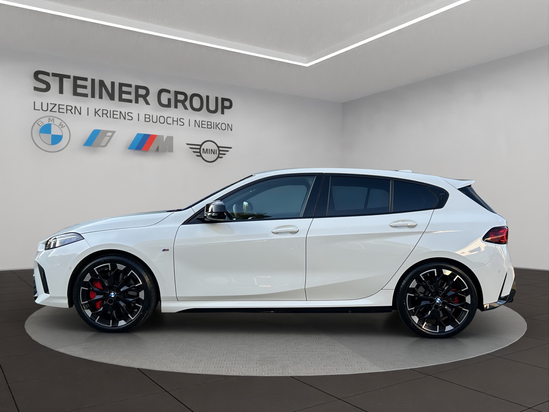 BMW M135 xDrive M Sport Pro-showroom-element-3