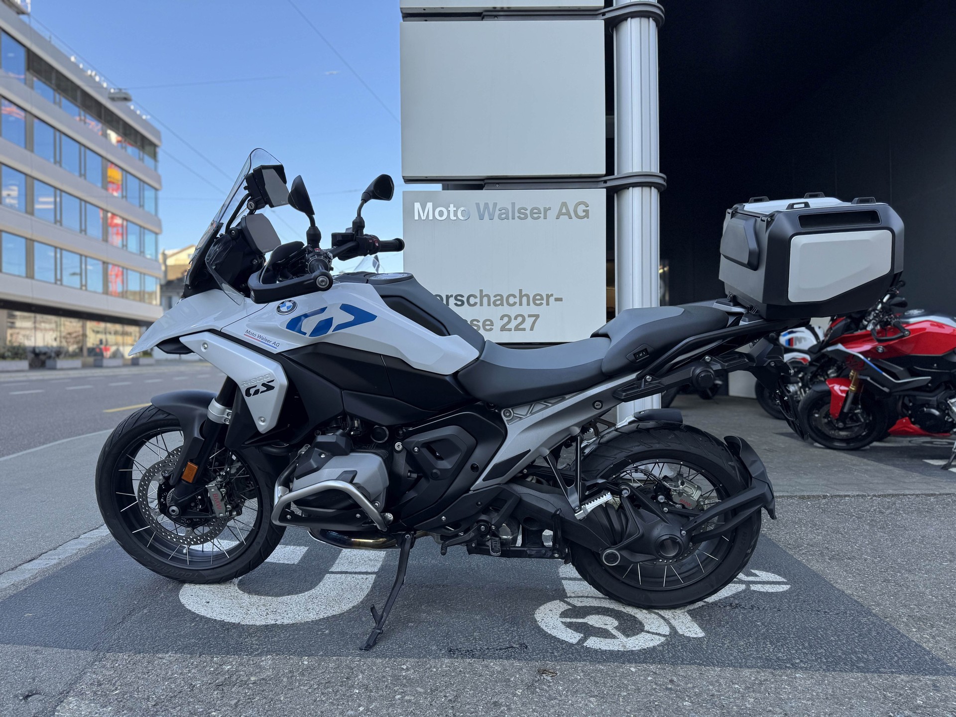 BMW R 1300 GS-showroom-element-1
