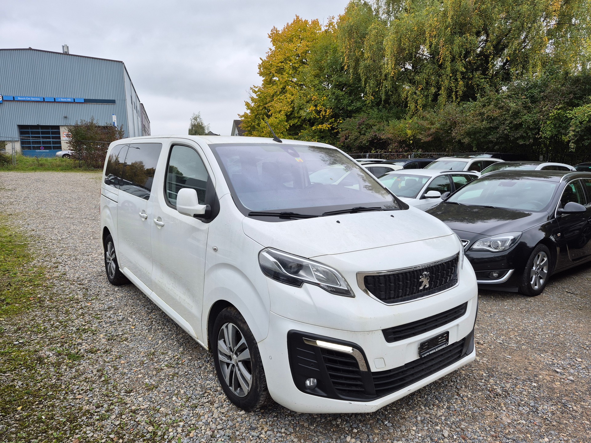 PEUGEOT Traveller 2.0 BlueHDi Allure Standard EAT-image-1