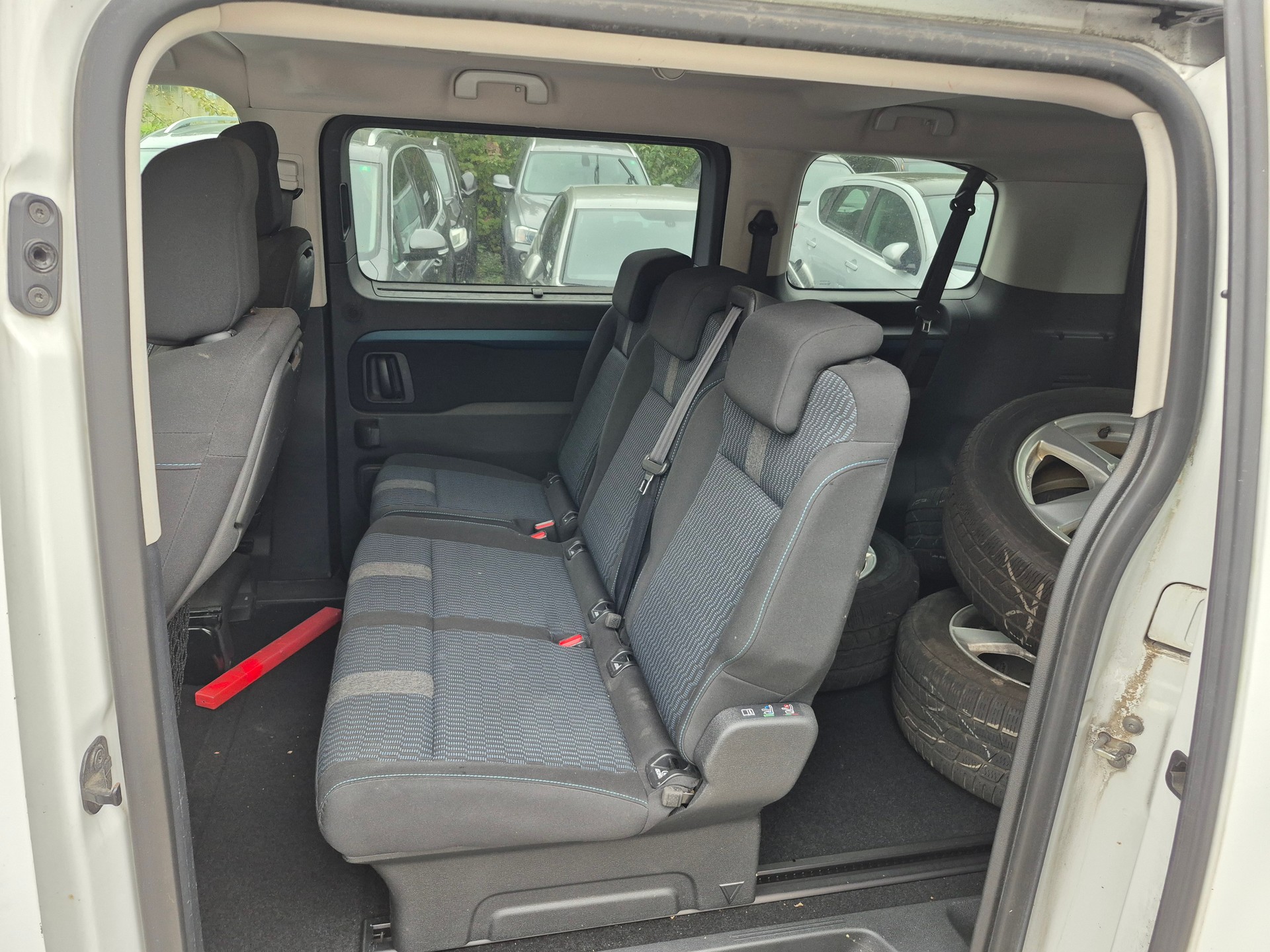 PEUGEOT Traveller 2.0 BlueHDi Allure Standard EAT-image-6