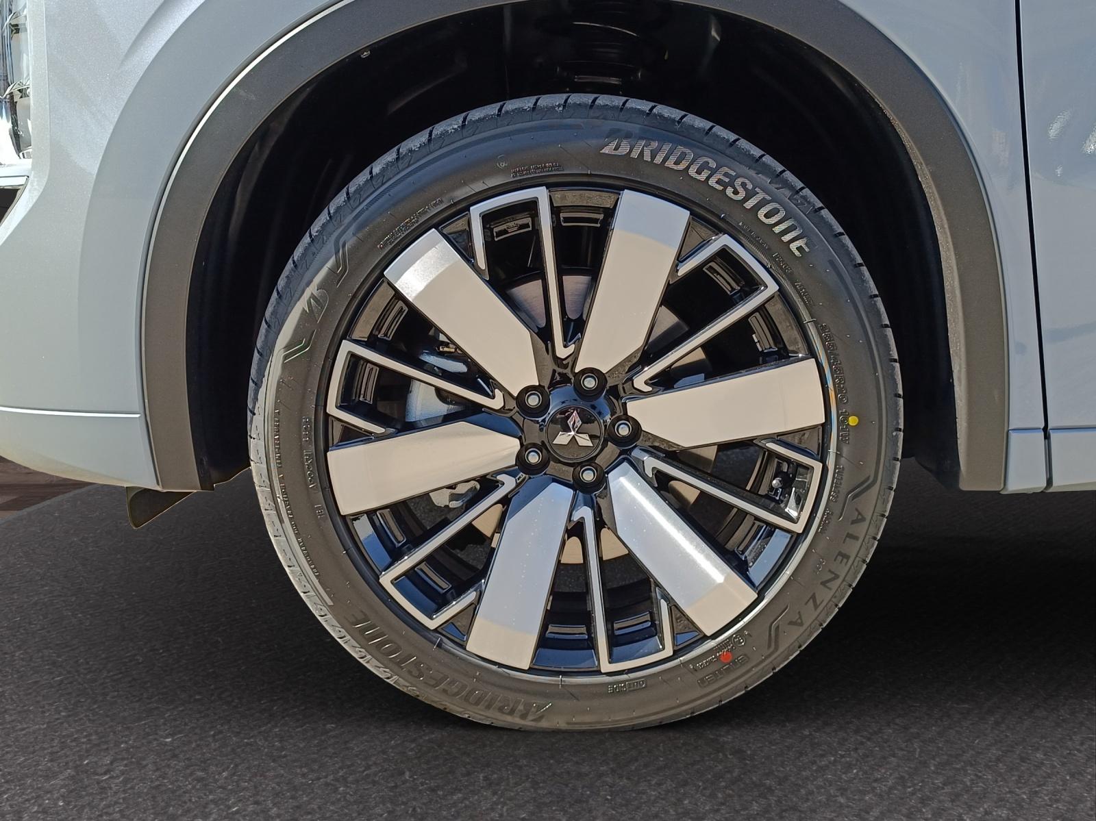 MITSUBISHI Outlander 2.4 PHEV Instyle 4x4-image-8