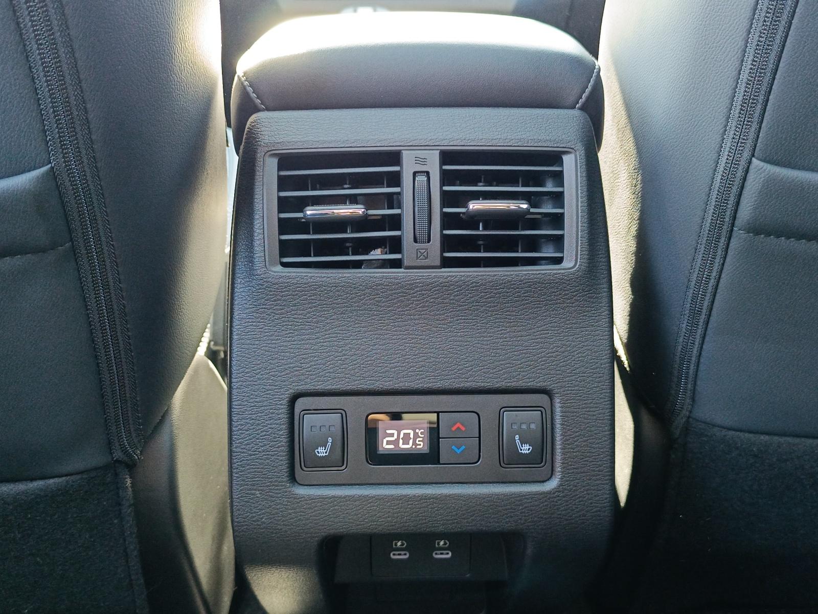 MITSUBISHI Outlander 2.4 PHEV Instyle 4x4-image-17