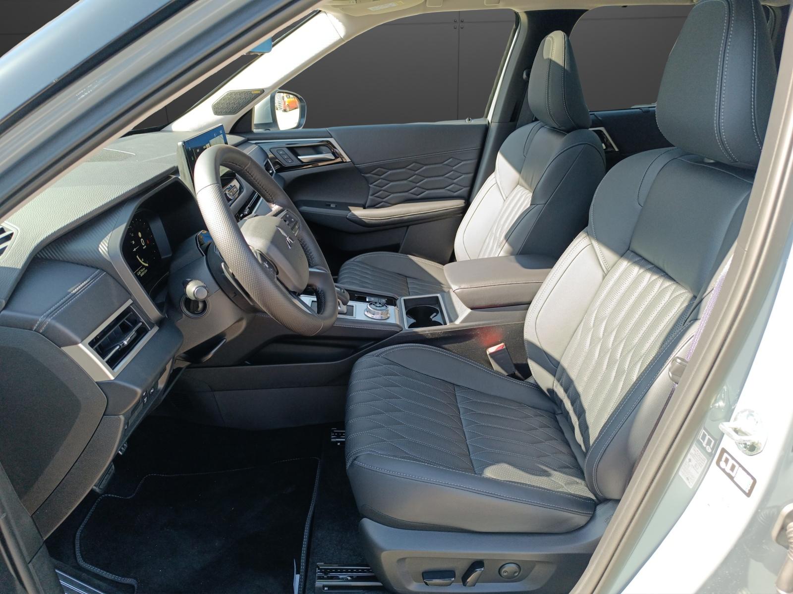 MITSUBISHI Outlander 2.4 PHEV Instyle 4x4-image-9