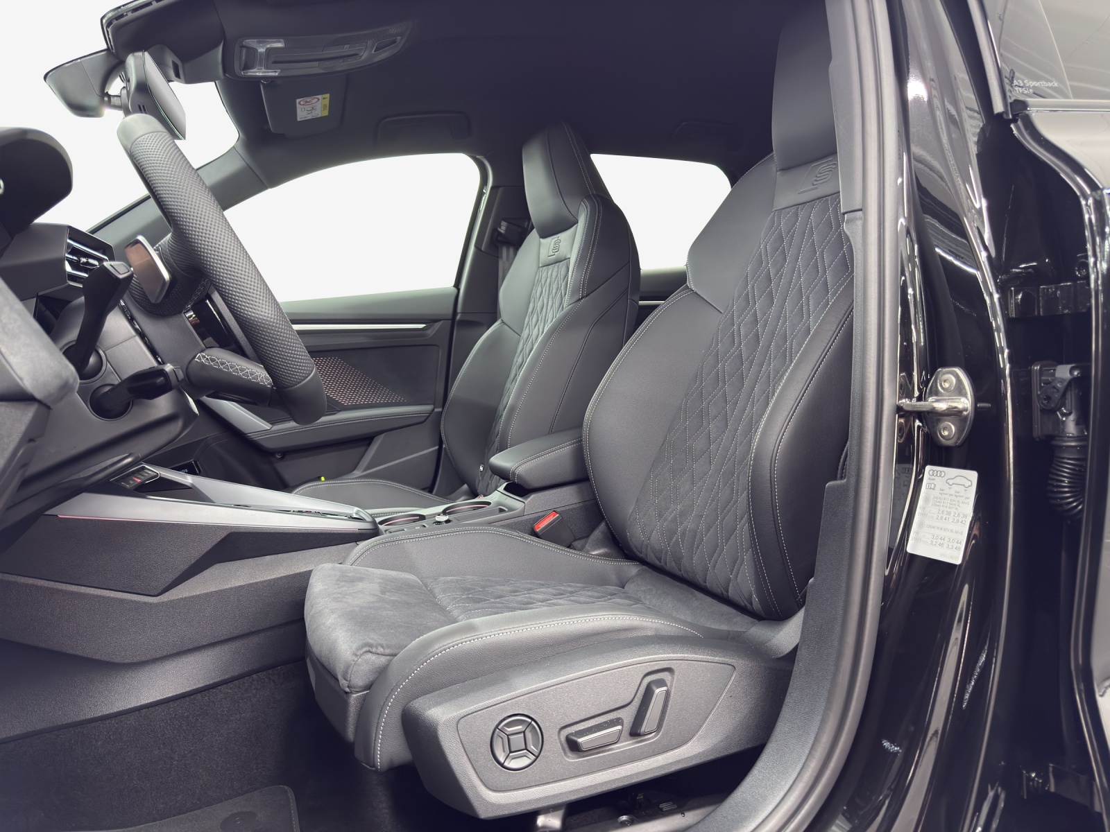 AUDI A3 Sportback TFSI e 200 kW S line Attraction S tronic-image-7