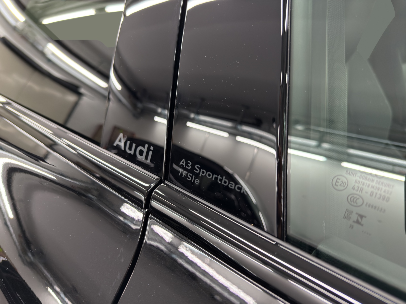 AUDI A3 Sportback TFSI e 200 kW S line Attraction S tronic-image-15