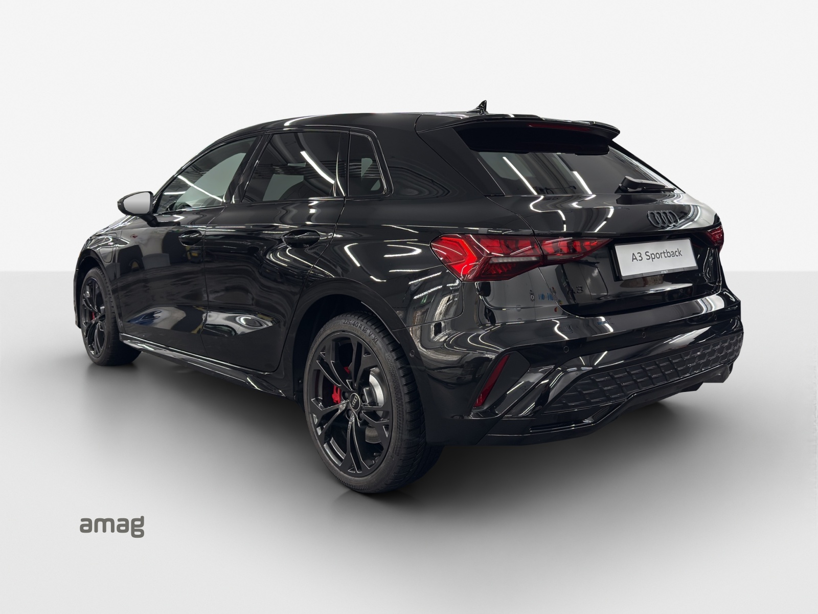 AUDI A3 Sportback TFSI e 200 kW S line Attraction S tronic-image-2