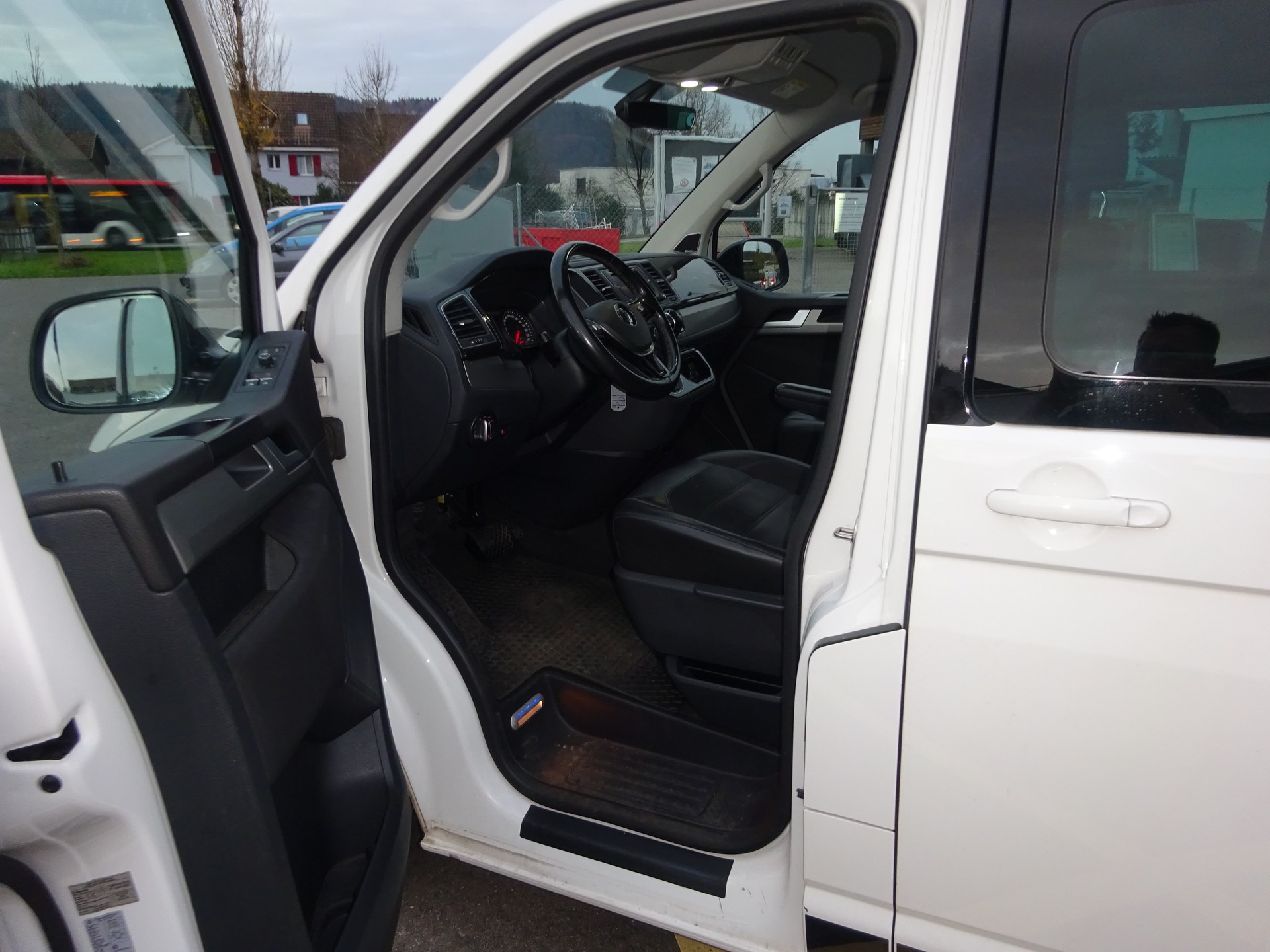 VW T6 Multivan 2.0 Bi-TDI Comfort. Gen. Six 4Mot. DSG-image-10