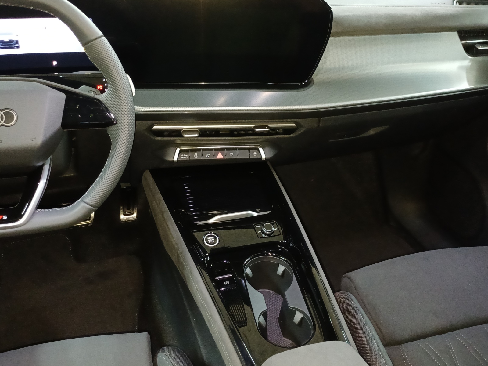 AUDI Q3 SUV e-hybrid 200 kW S tronig-image-10