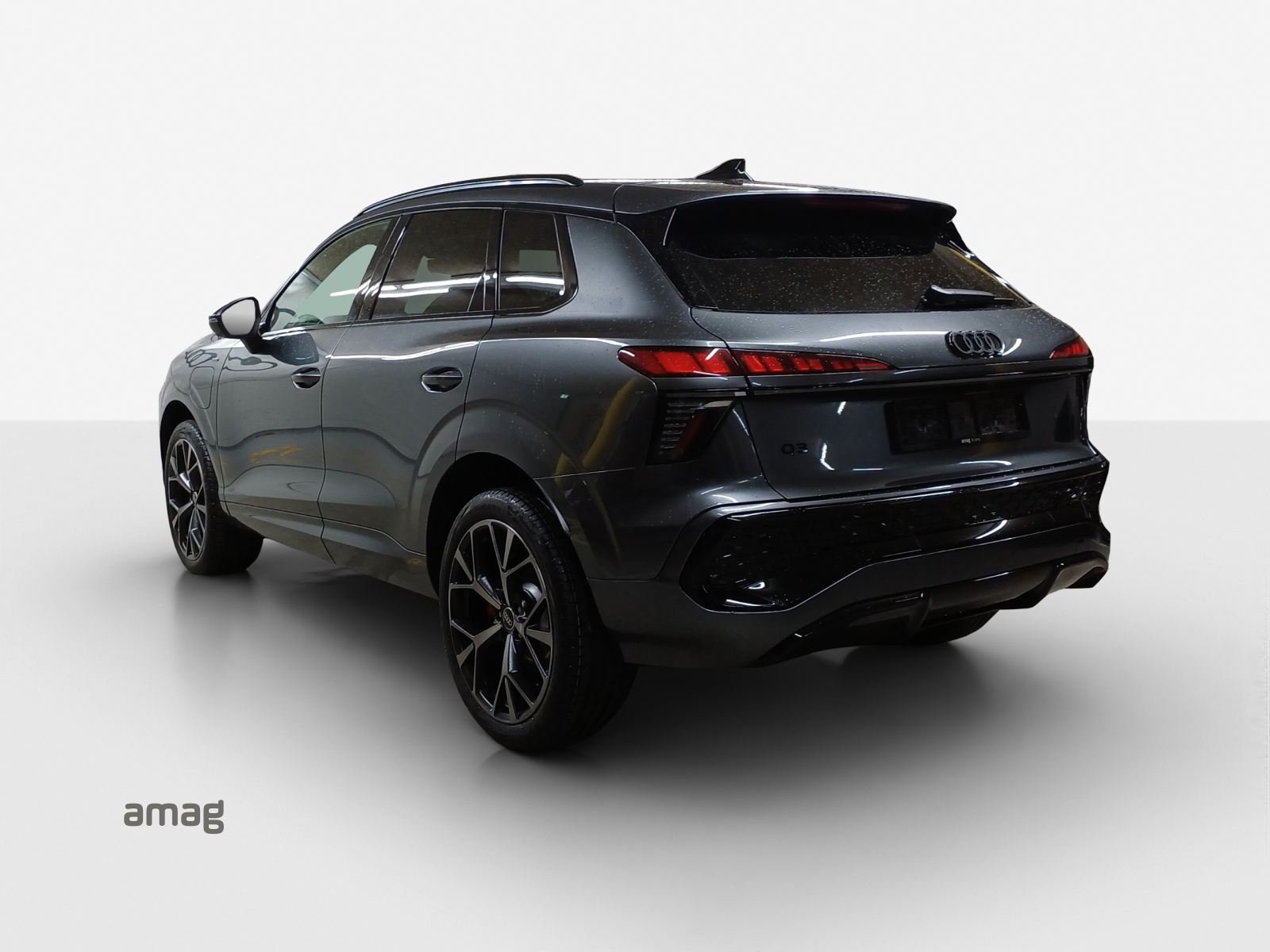 AUDI Q3 SUV e-hybrid 200 kW S tronig-image-2
